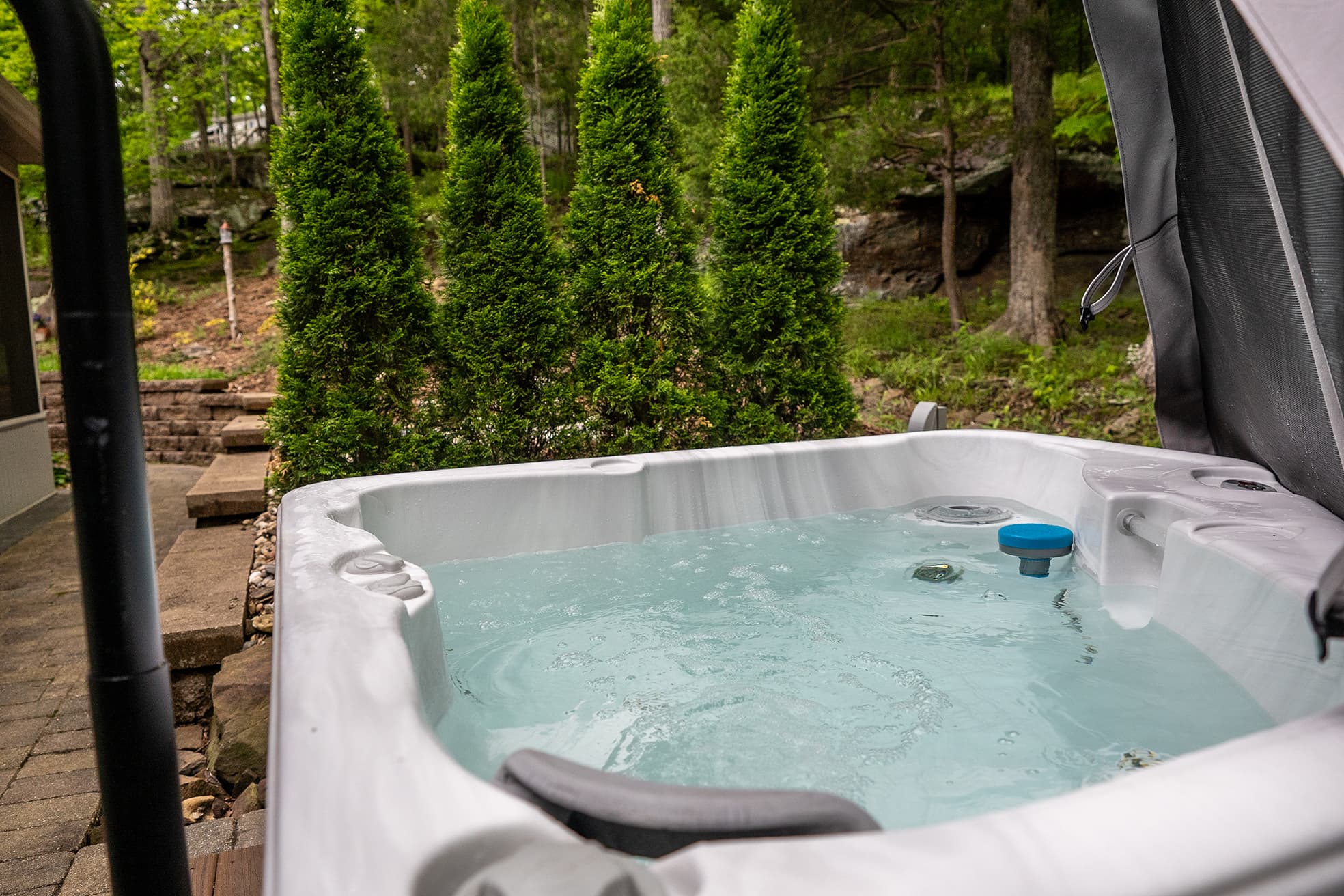 Hot tub surrounded by nature