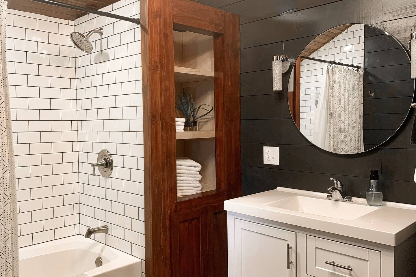 Spacious bathroom