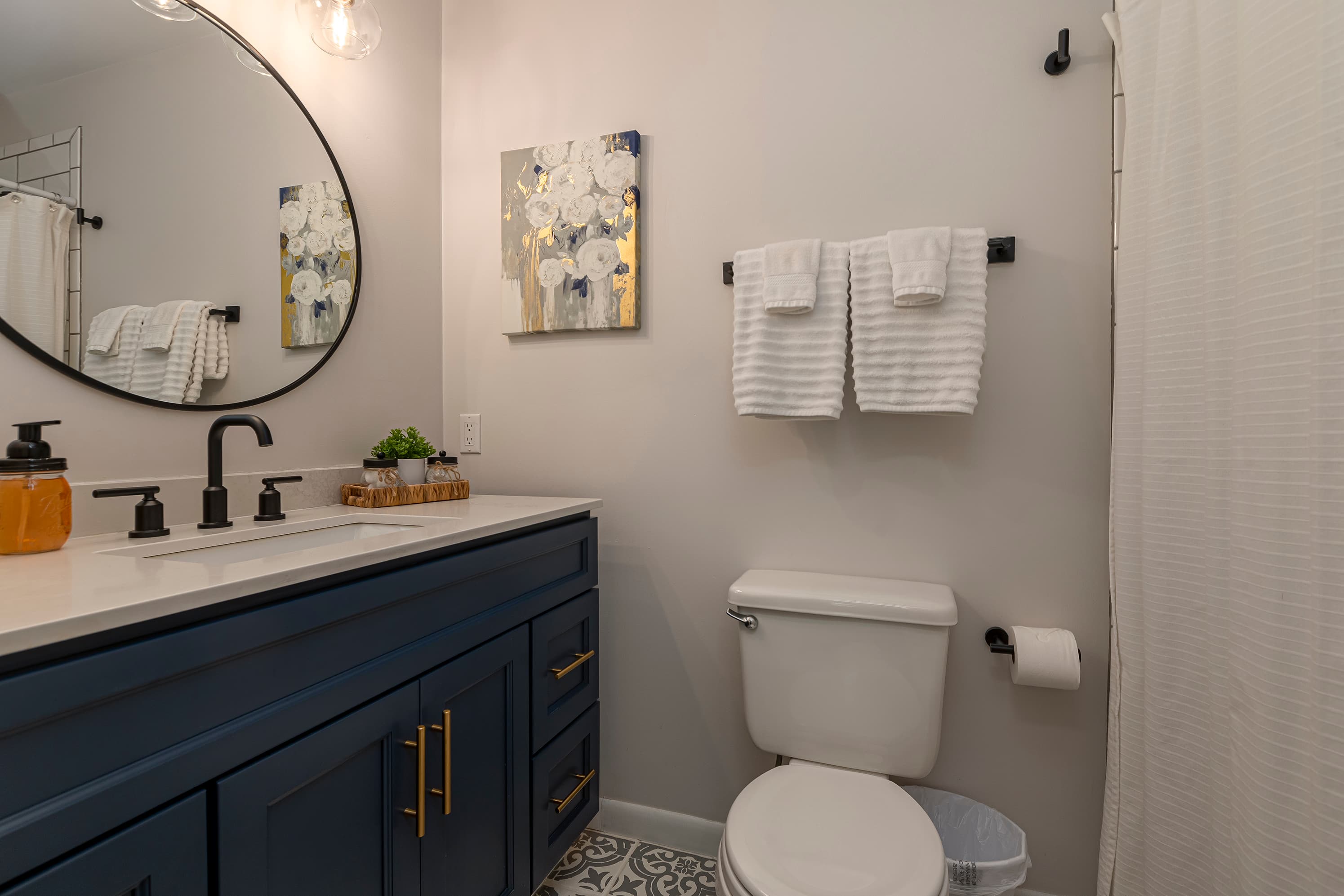 Main level ensuite bathroom