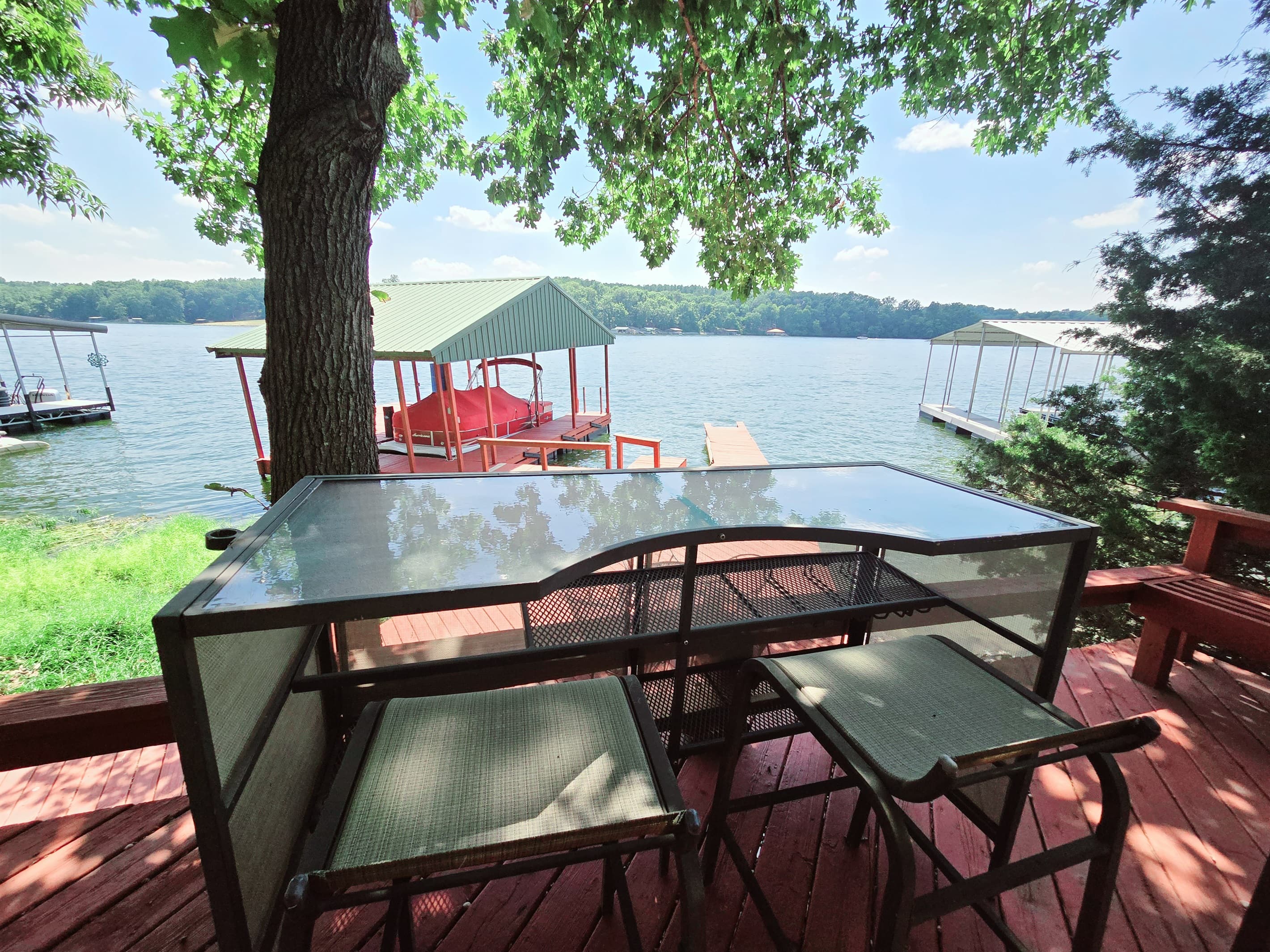 Bar top seating overlooking the water