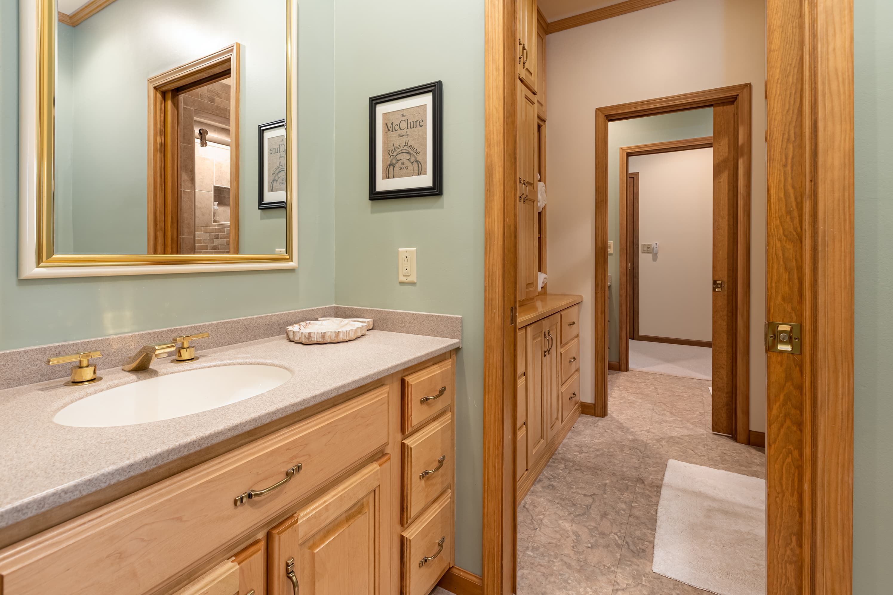 Bathroom 2 shared between bedrooms 2 and 3 