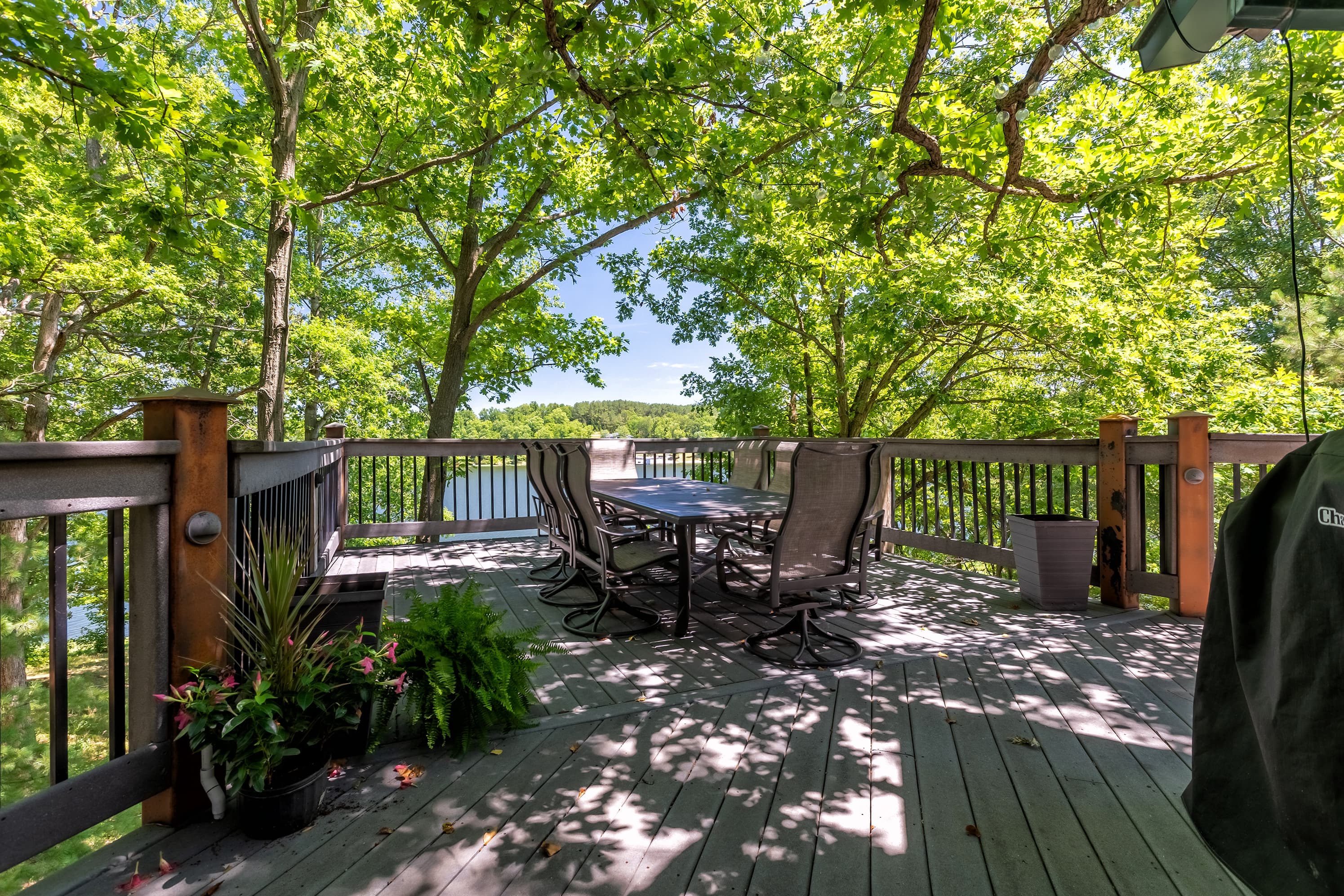 Outdoor table and chairs for 6