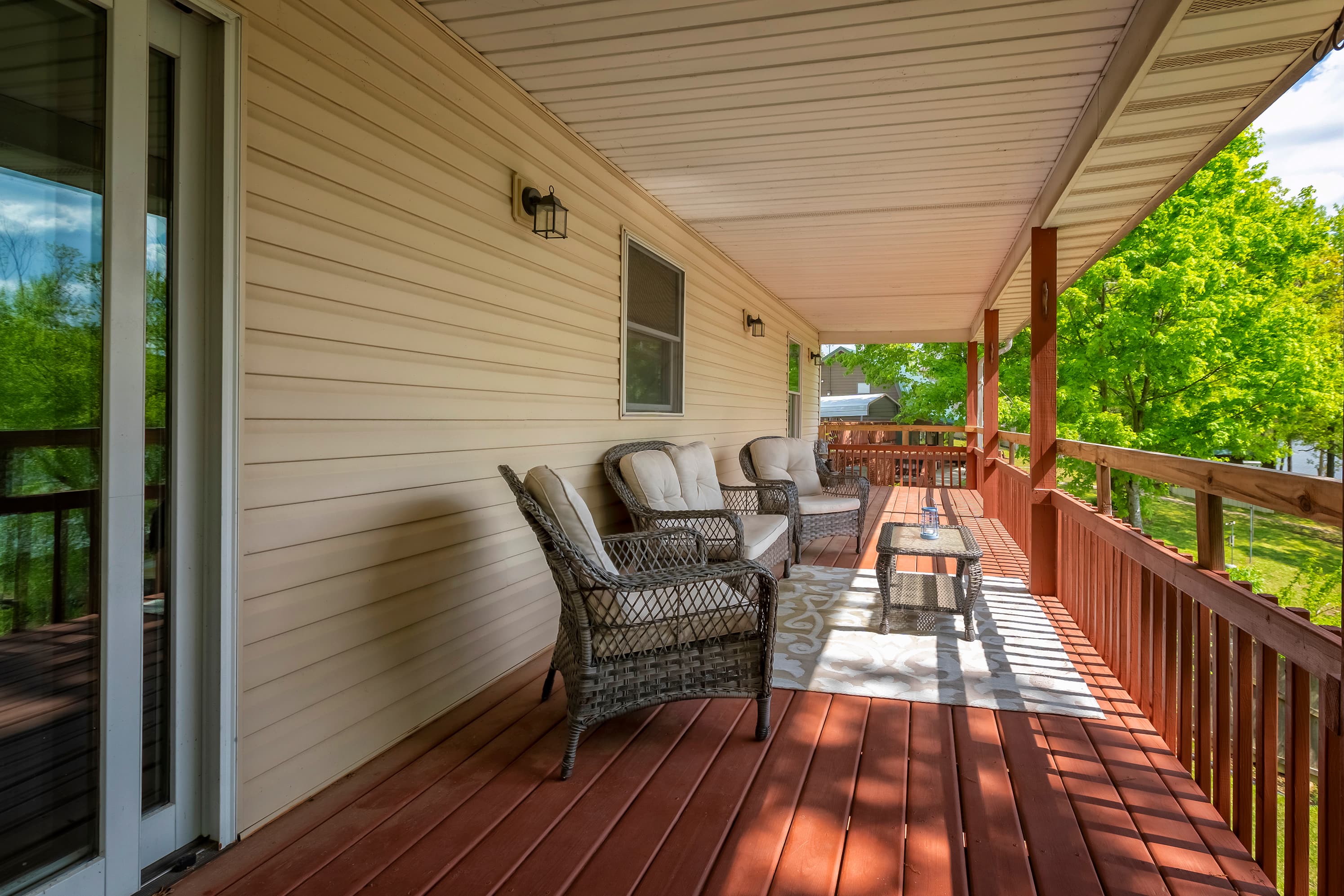 Upper level deck