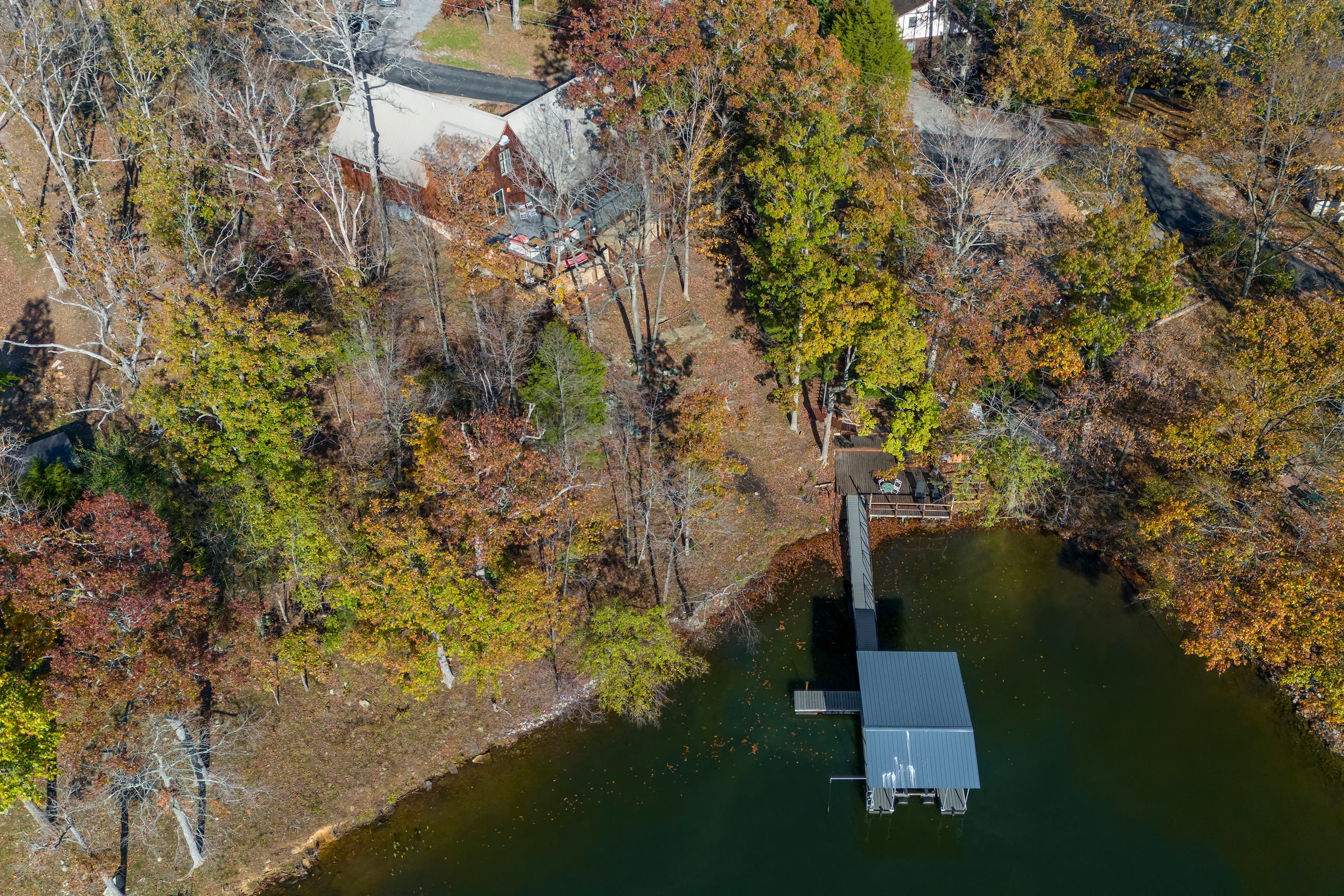 Maximized design for lakefront views