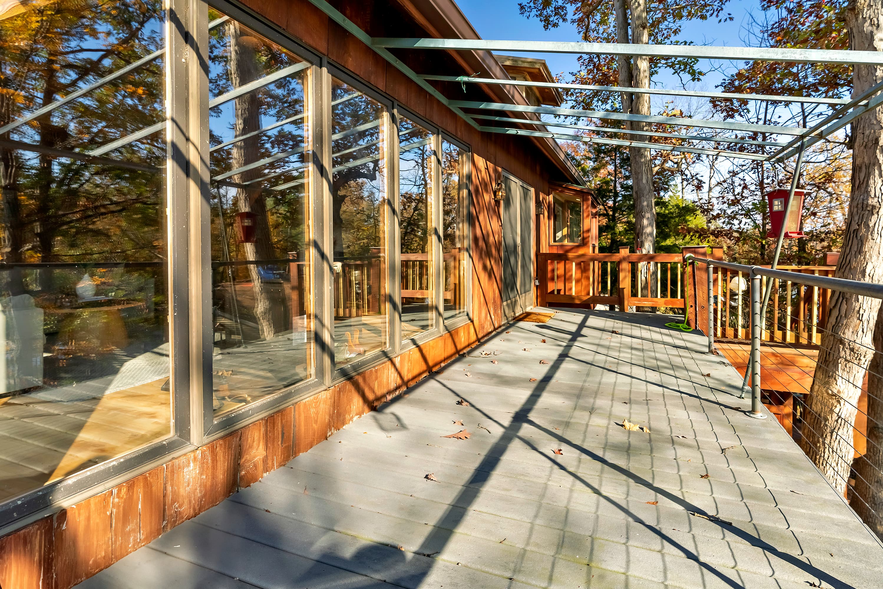 Walk around deck