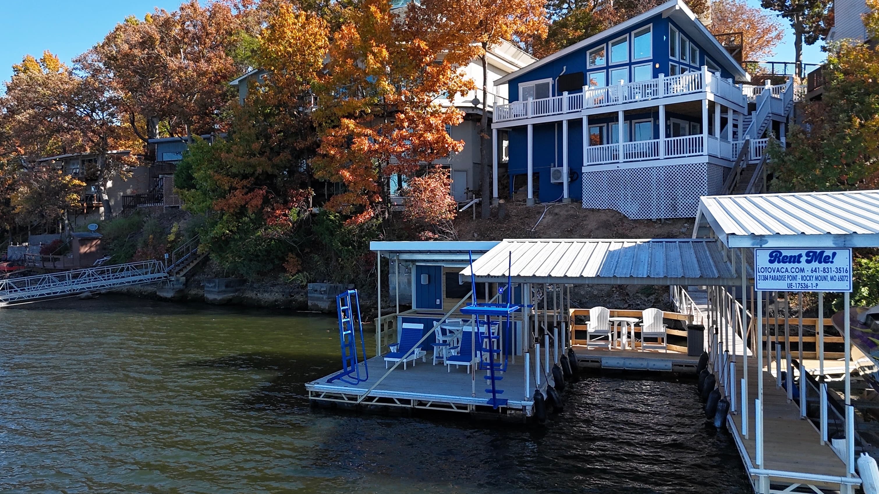BIG BLUE DOCK AND PARTY BAR