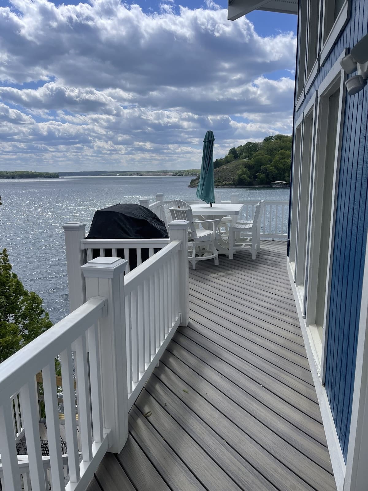 upper level deck 