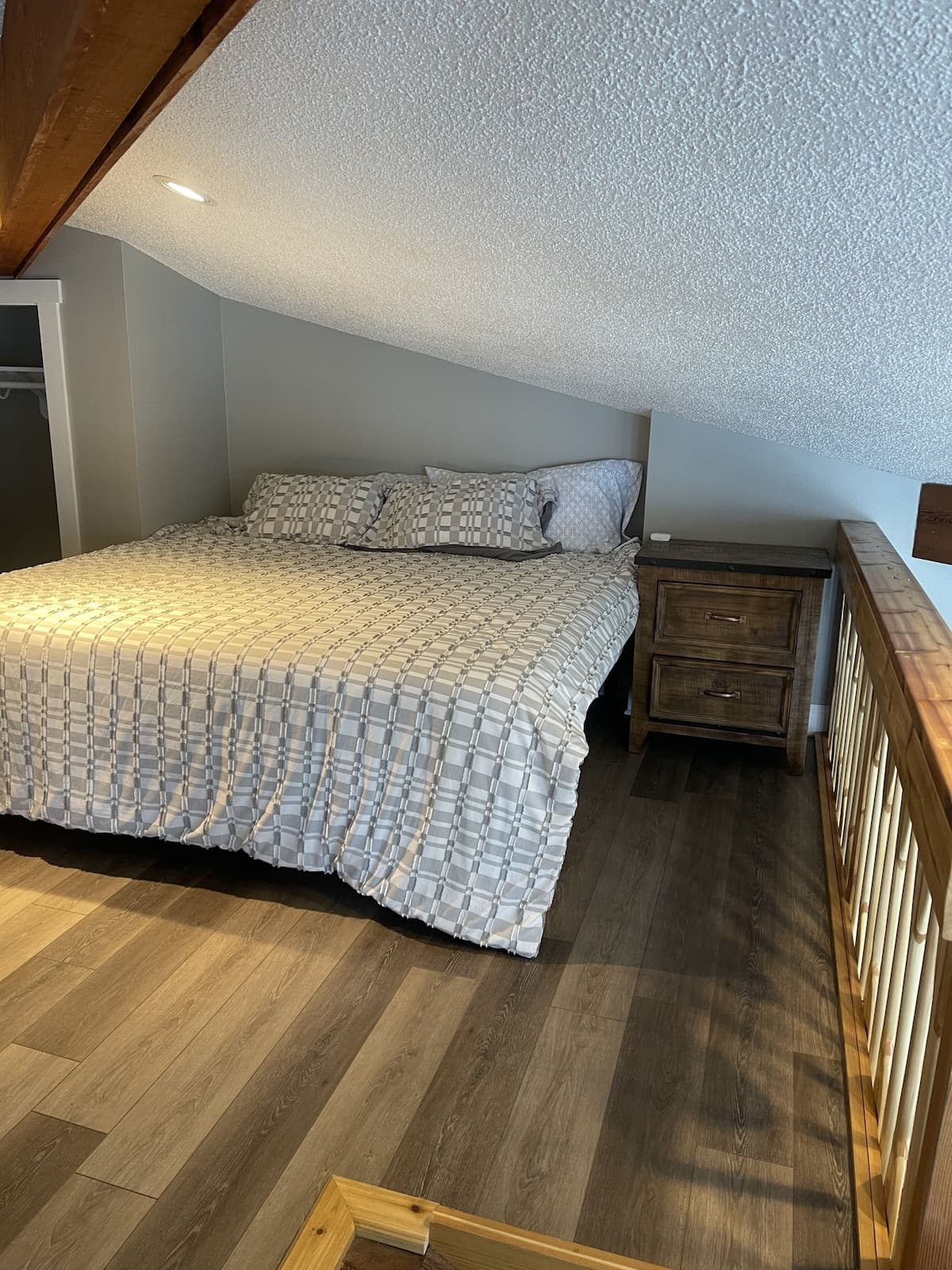king bed in loft 