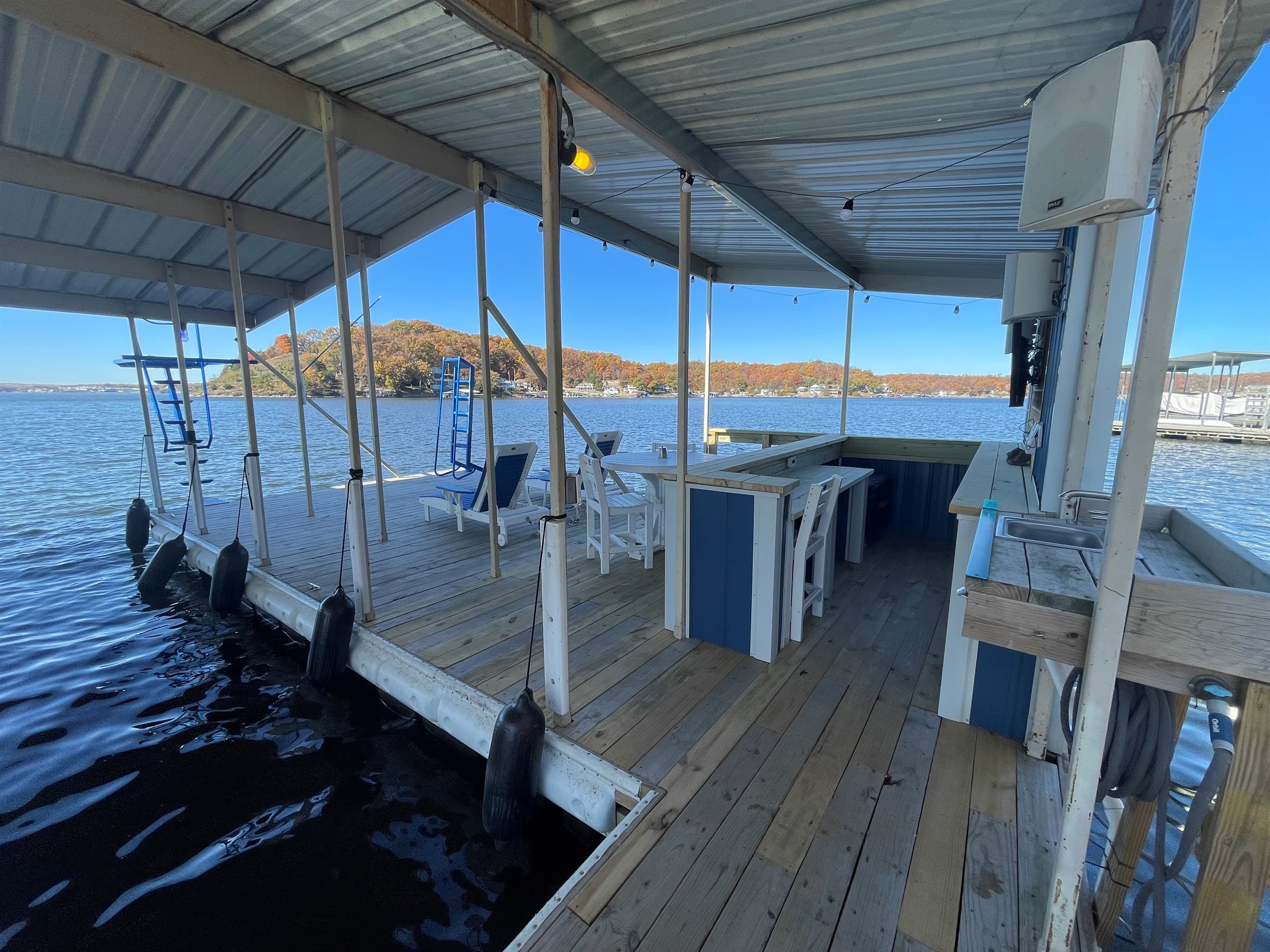 Dock & Party Bar Area