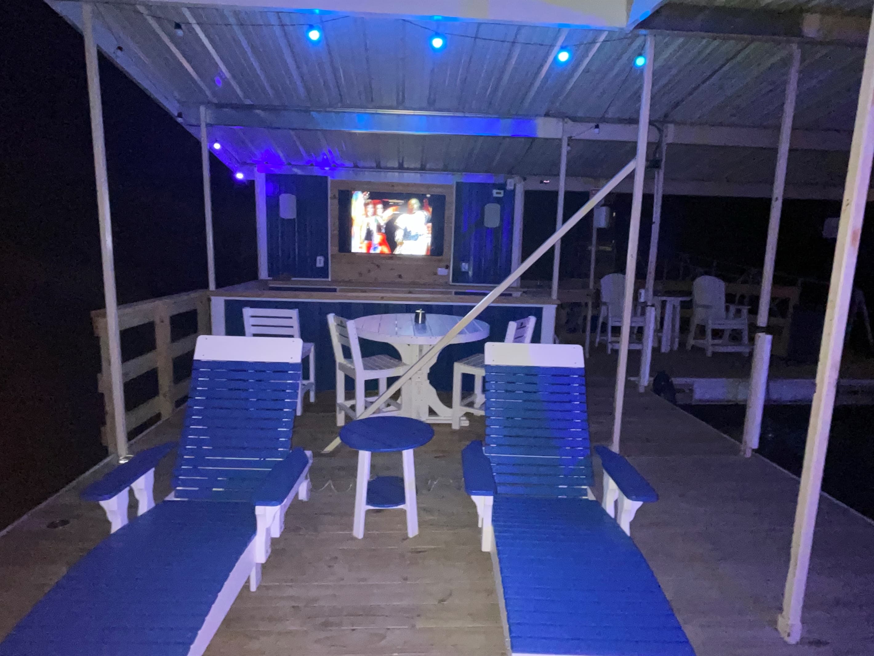 PARTY BAR AT NIGHT