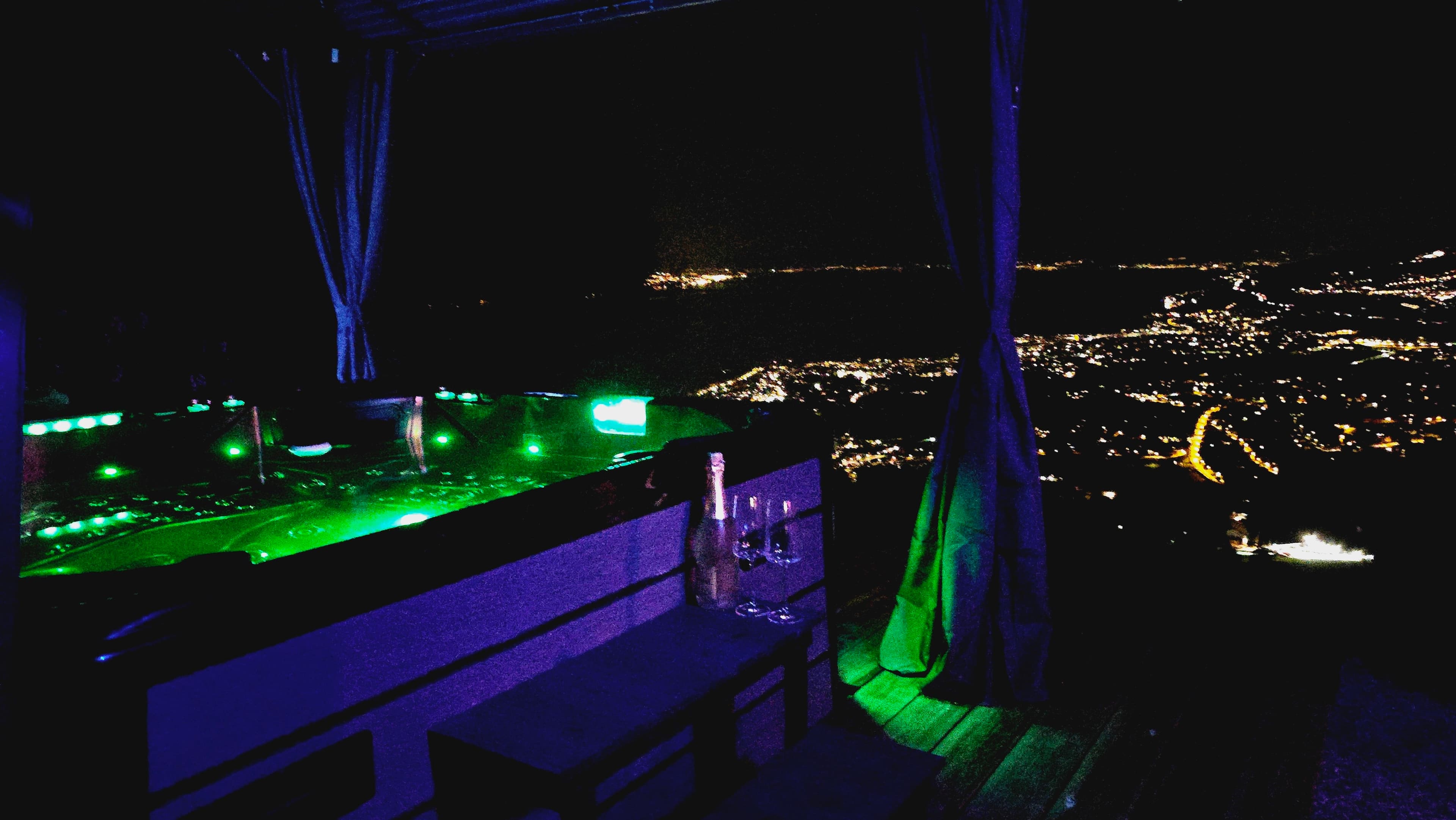 Jacuzzi with view of Lake Geneva and Montreux la Riviera