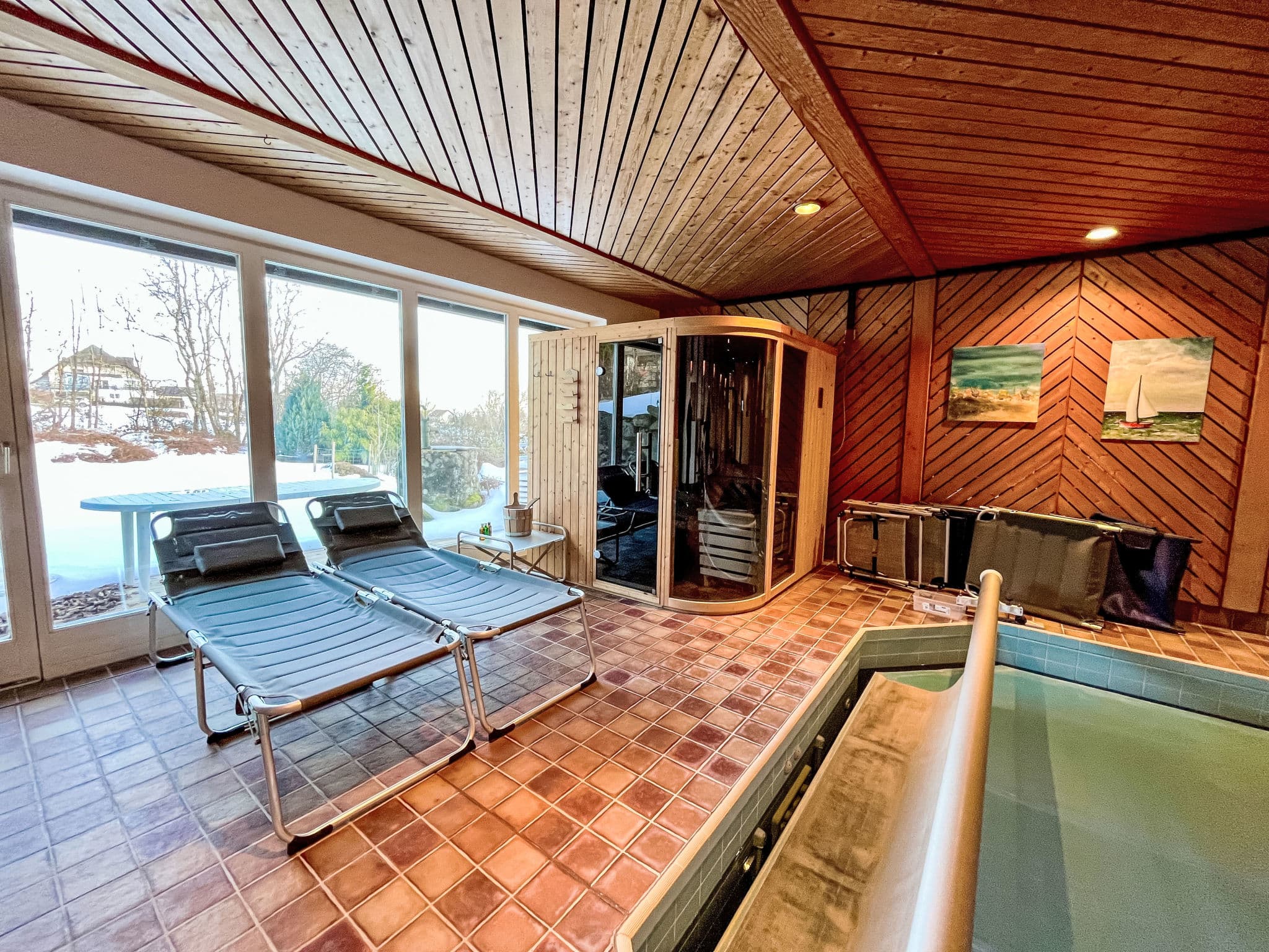 Pool Indoor