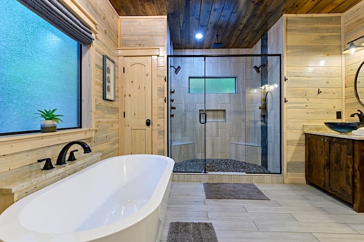 Best shower in town, dual shower heads, body jets and rain head
