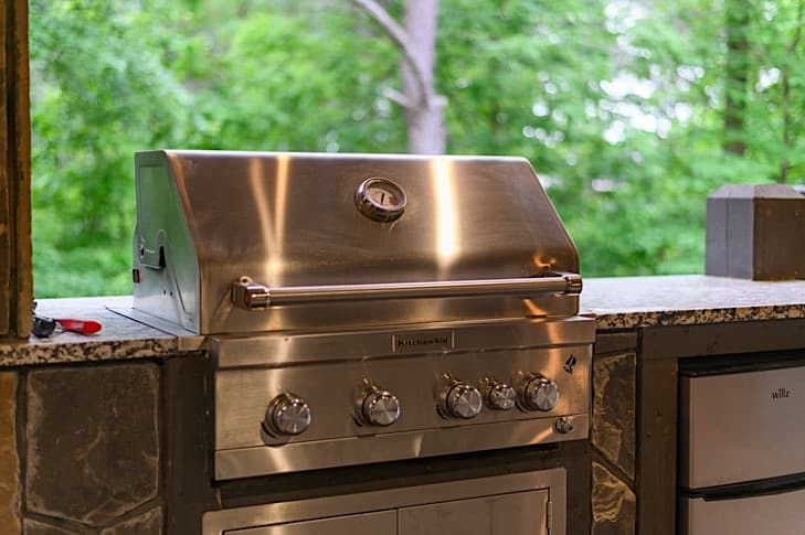 Built-in propane grill