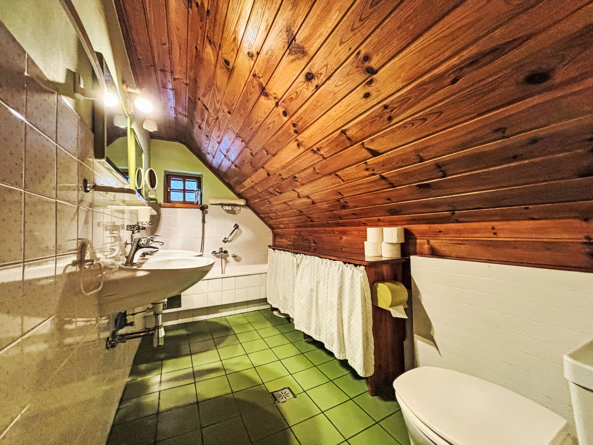 Bathroom / Wellness