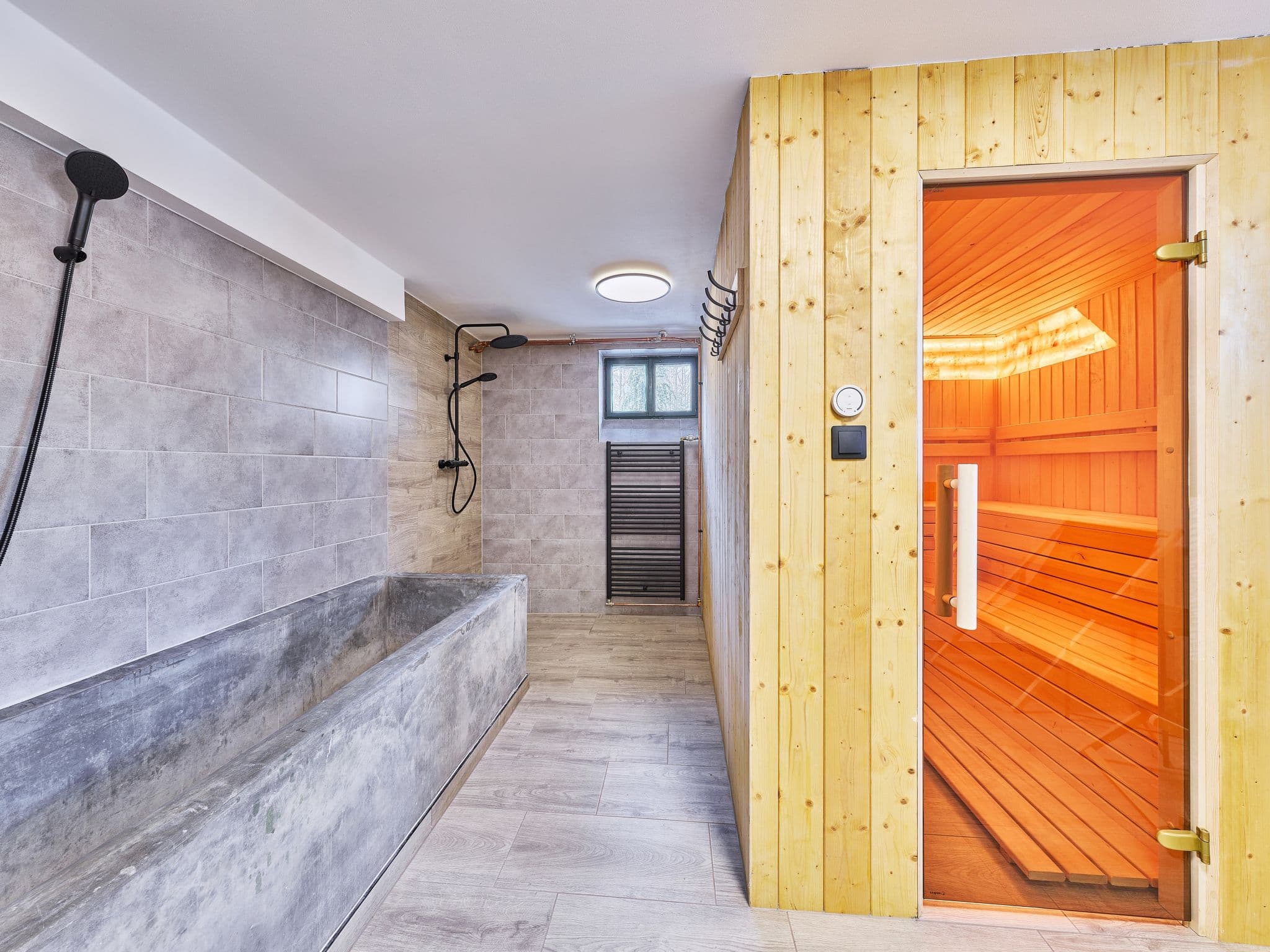 Bathroom / Wellness