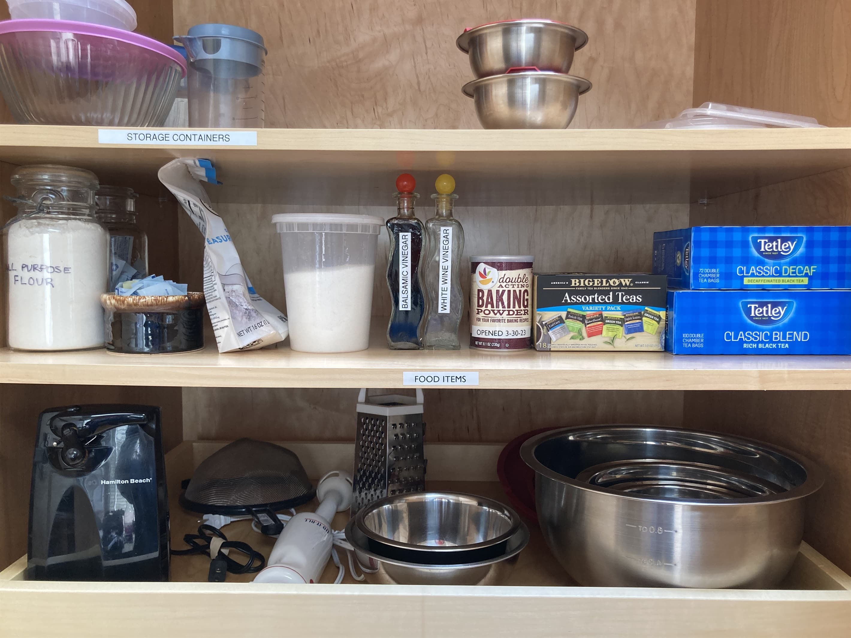 Flour, sugar, artificial sweetener, baking powder, tea, decaf tea, herbal tea, white wine vinegar, balsamic vinegar, and oil are usually in stock.