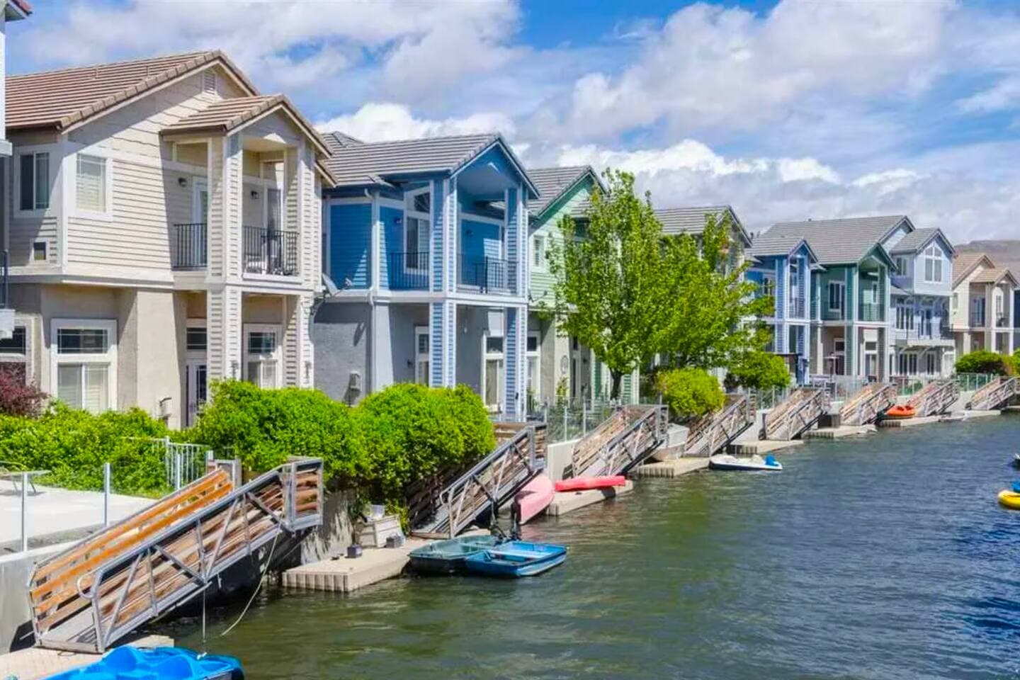 Enjoy the Sparks Marina canal, within walking distance to the lake, dining, casino, movie theater and shopping.