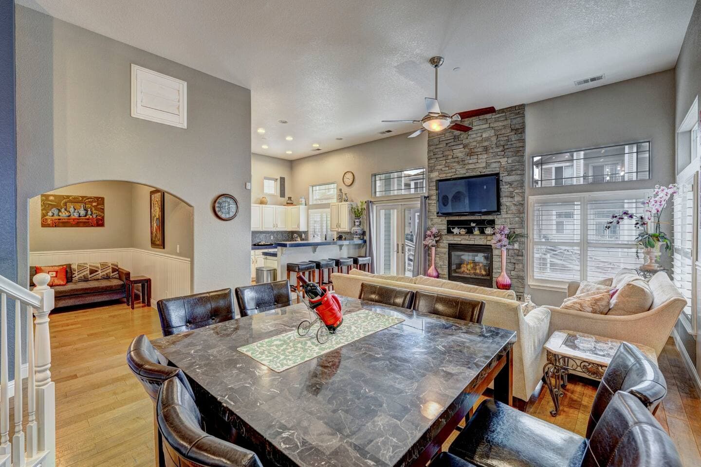 Enjoy a delicious meal and warming conversations at this dining table seating eight.