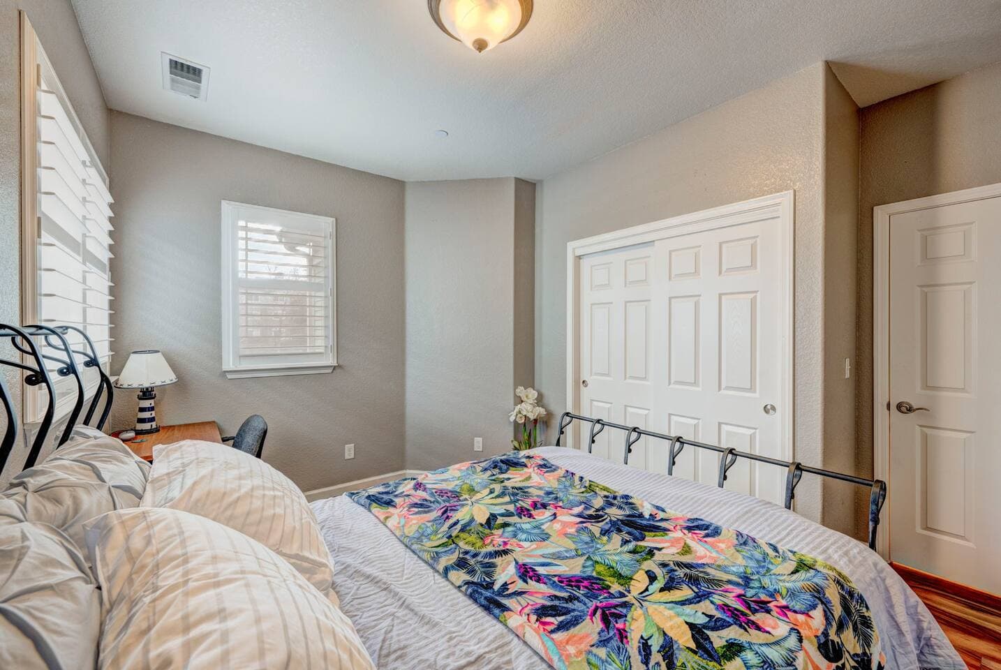 Get a great night's sleep in the fifth bedroom with a queen bed.