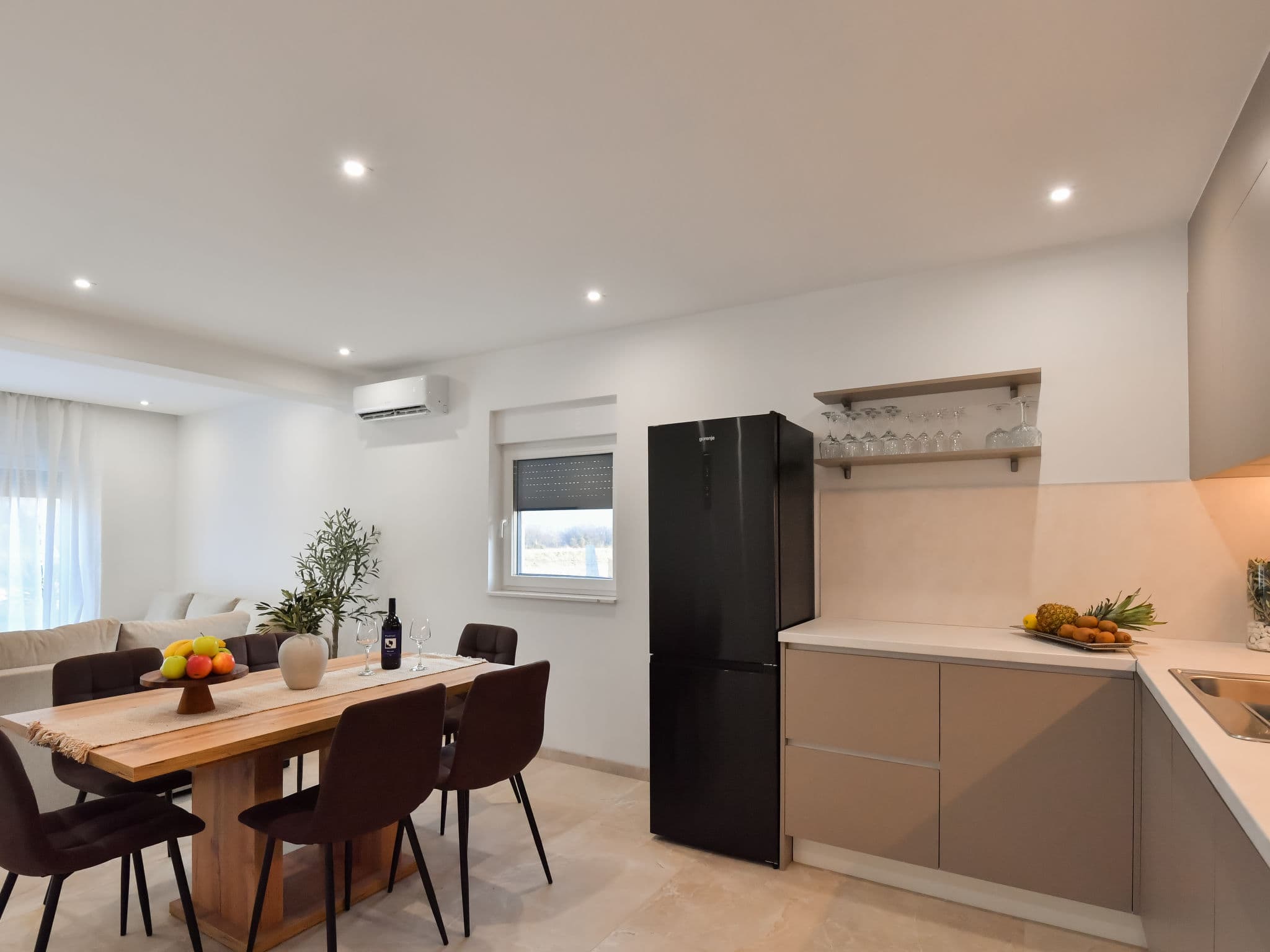 Kitchen / Dining Room