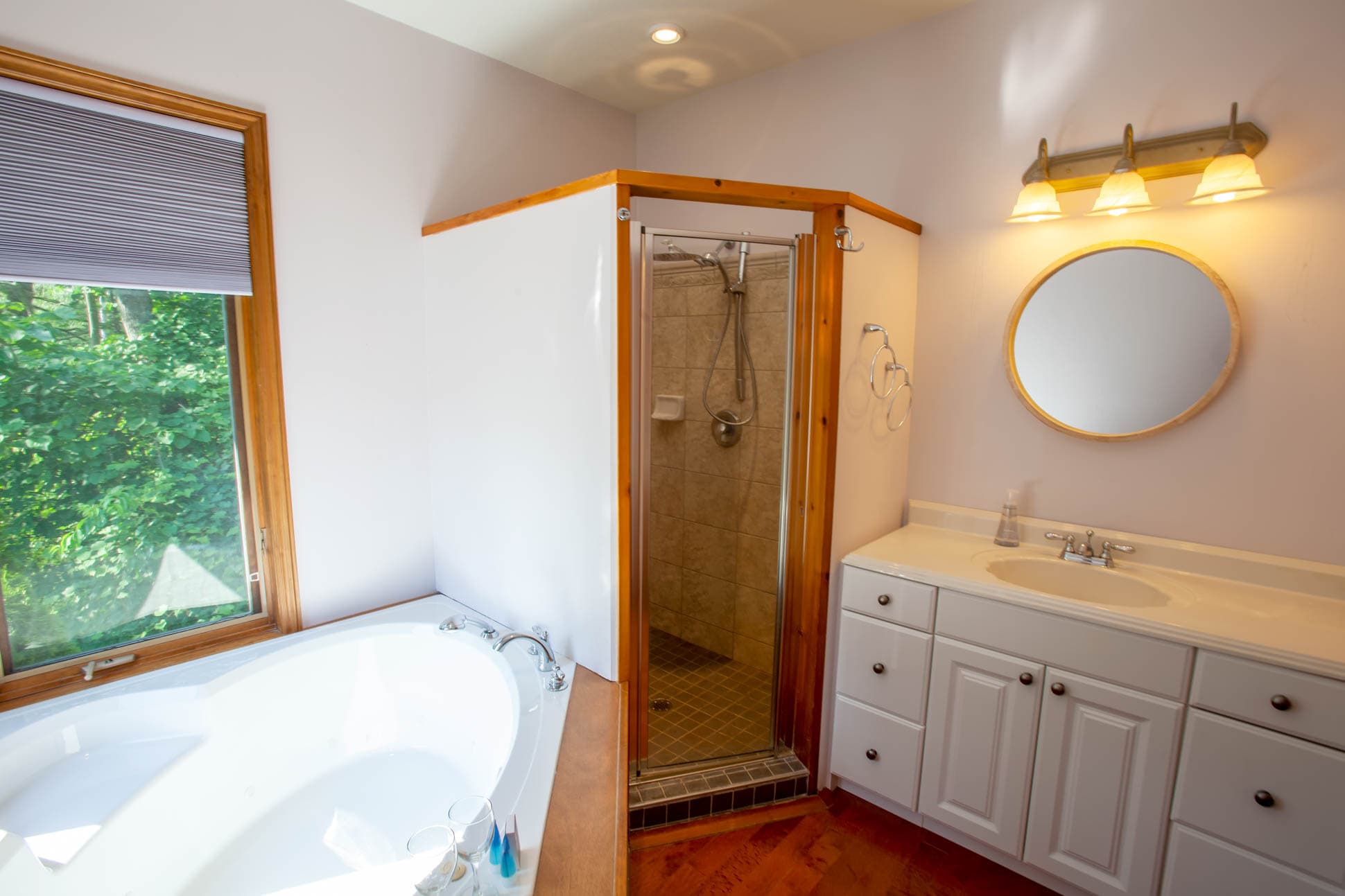 4 Piece Premier ensuite tub and separate shower