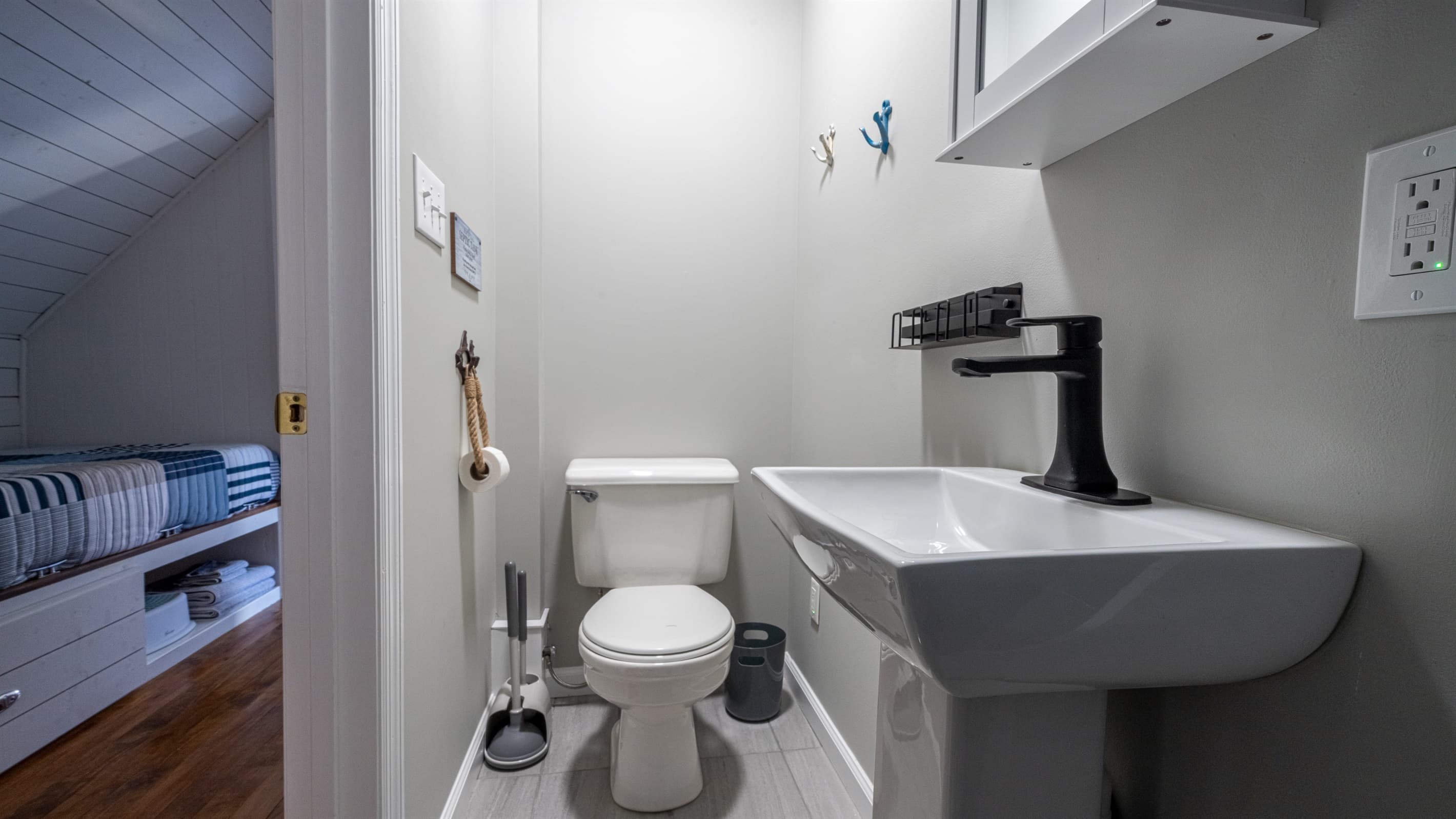 Upstairs Bathroom 3