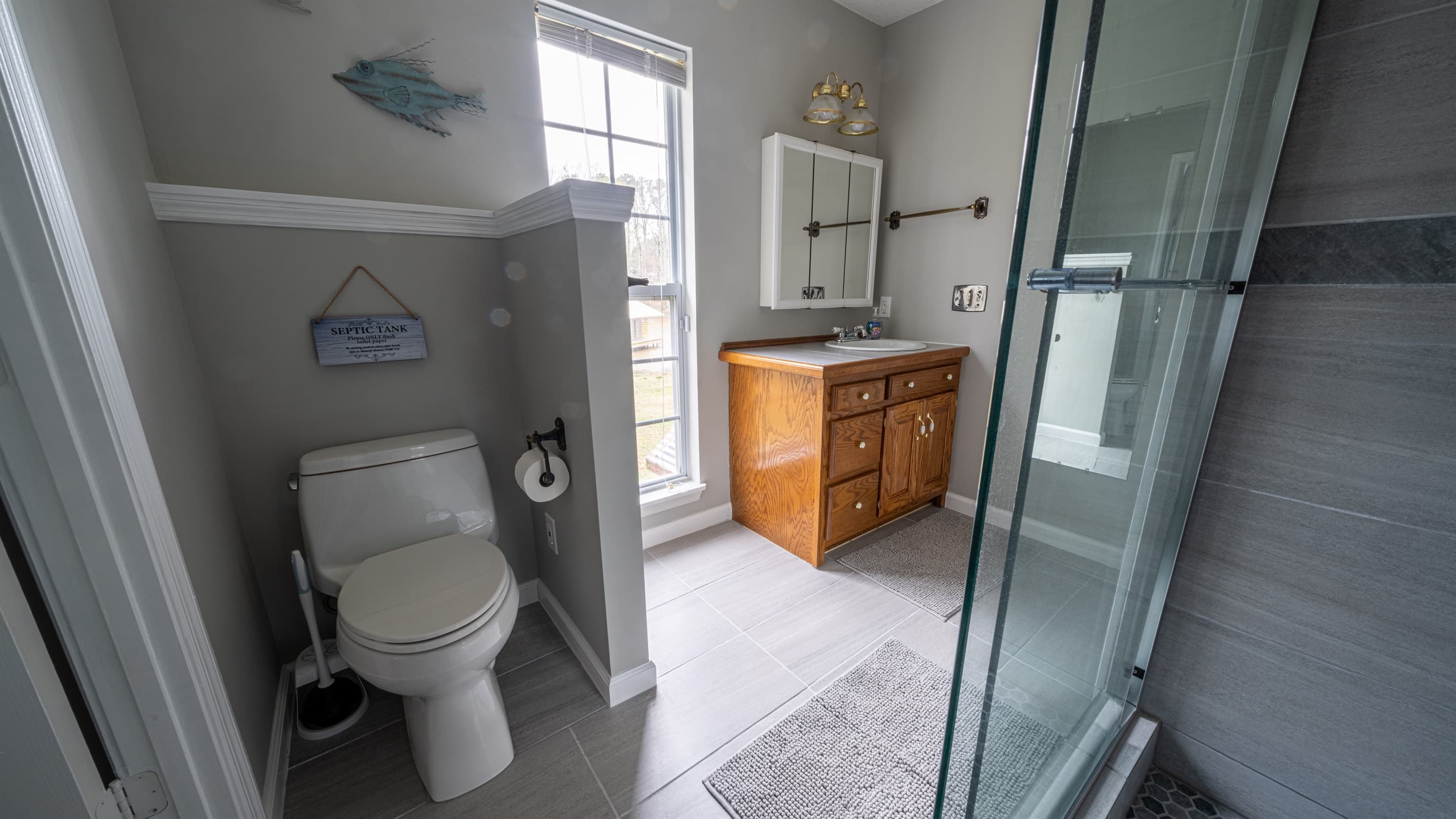 Upstairs Ensuite Bathroom 2