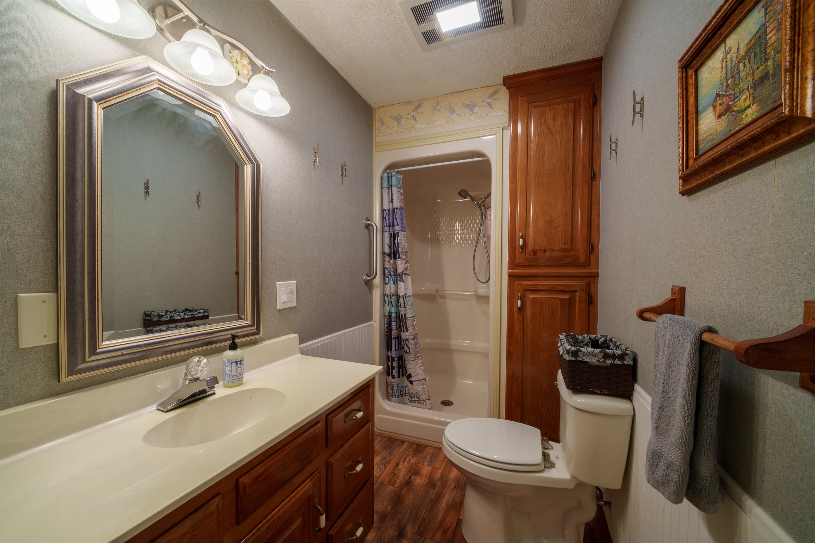 En-Suite Bathroom