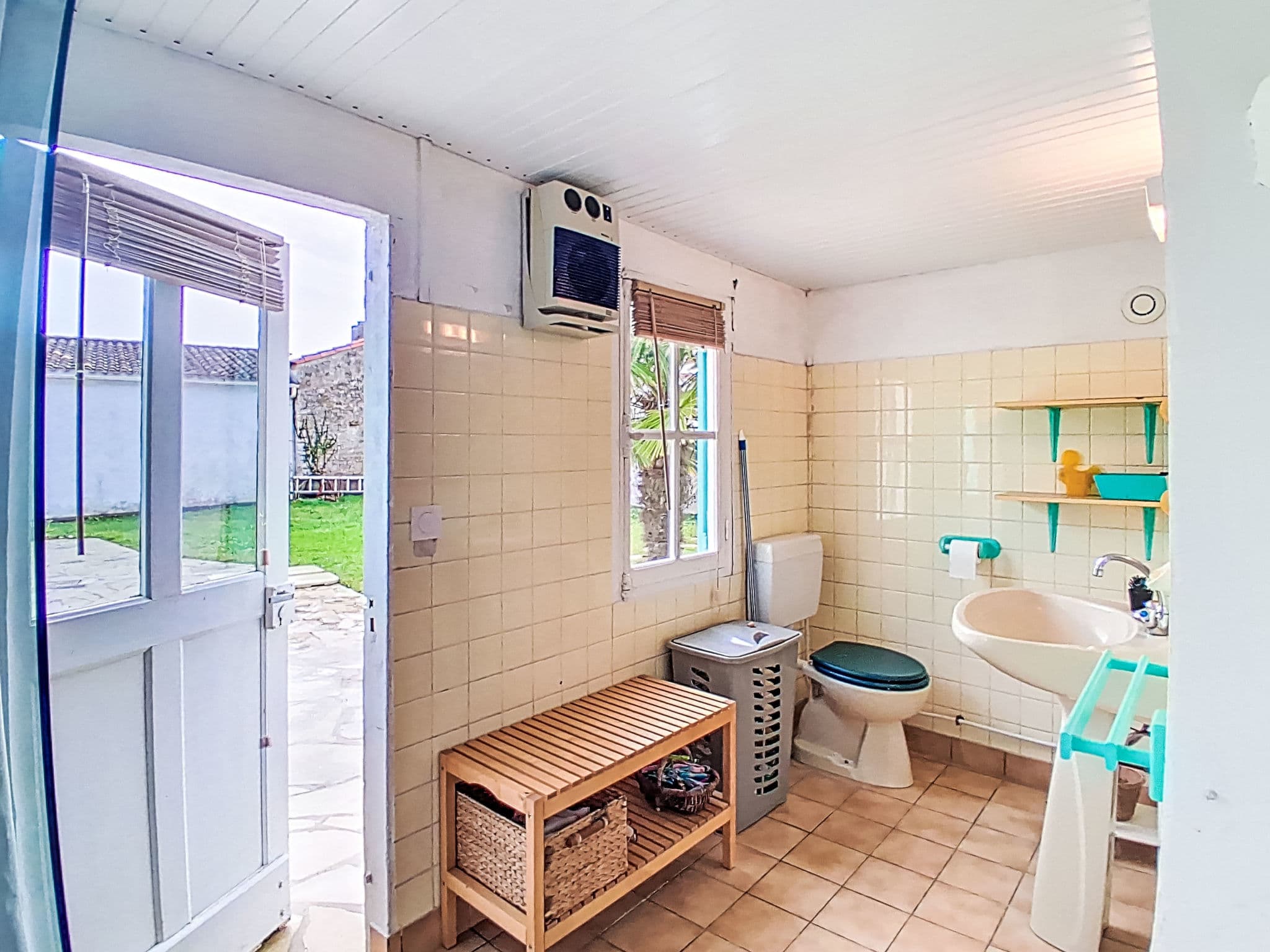 Bathroom / Wellness