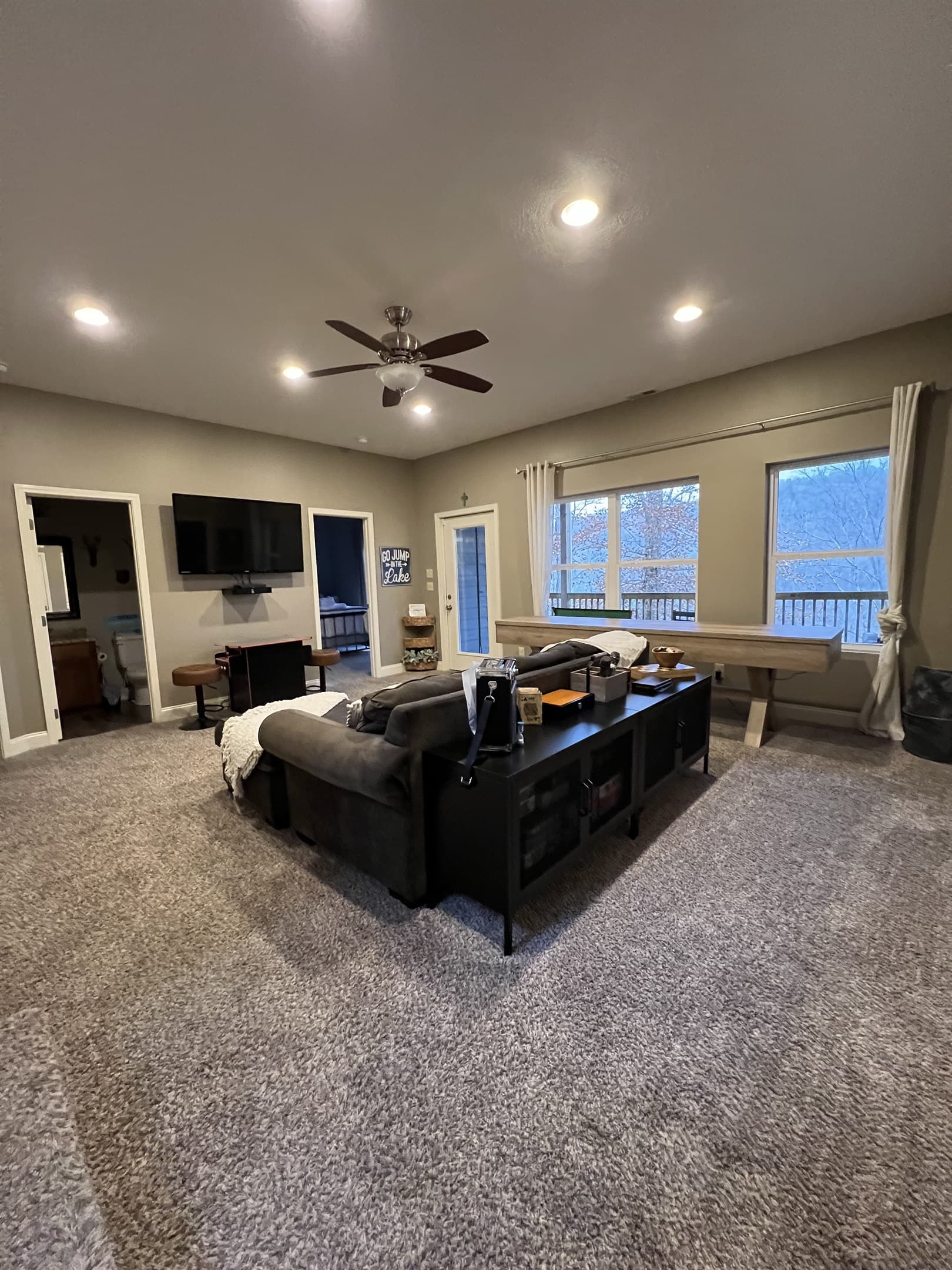 lower level game and lounge