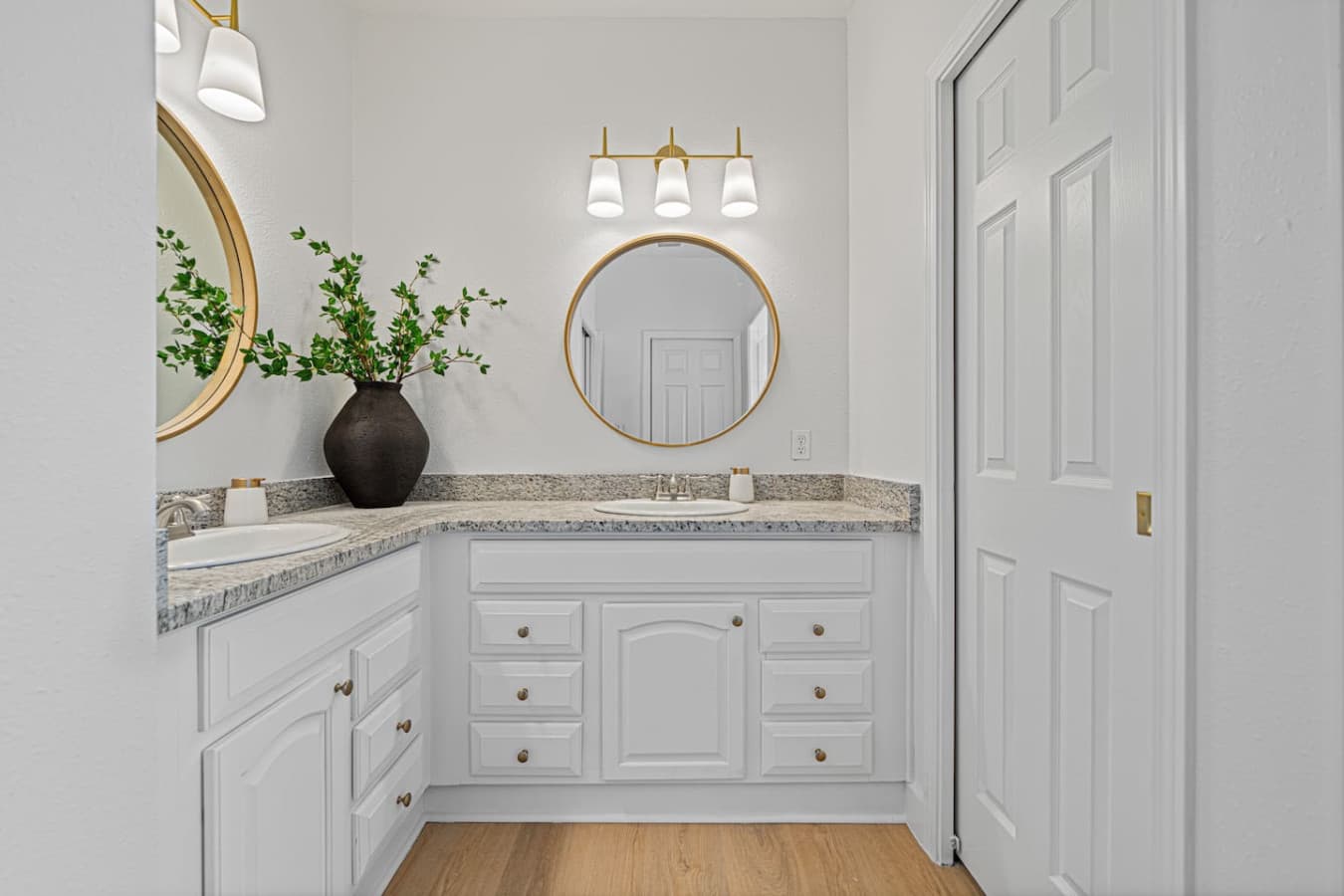 Double vanity in this full bathroom located upstairs