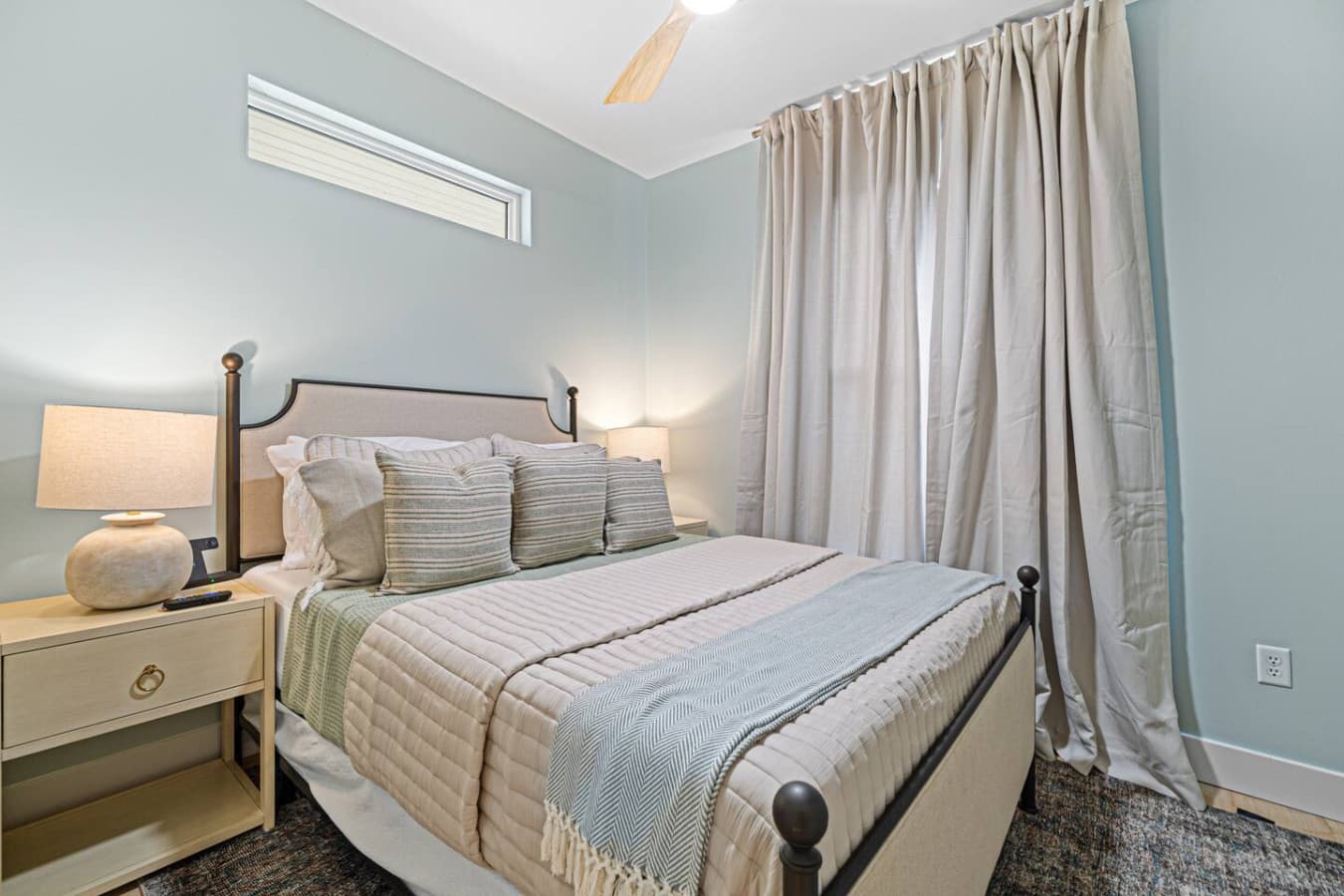 Green House: Thoughtfully decorated with room darkening drapes