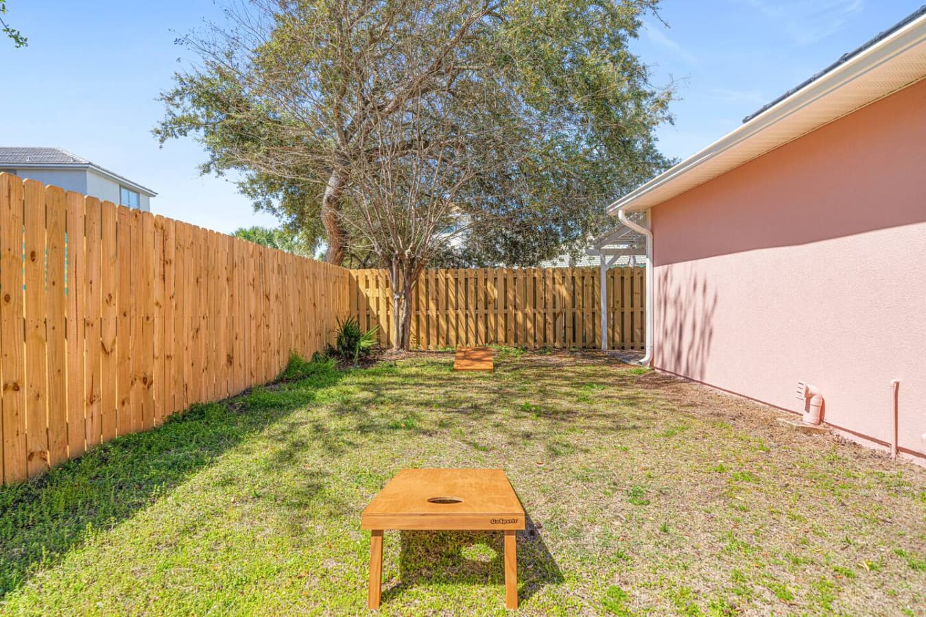 Pink House: Our second private yard —a quiet oasis for relaxation.