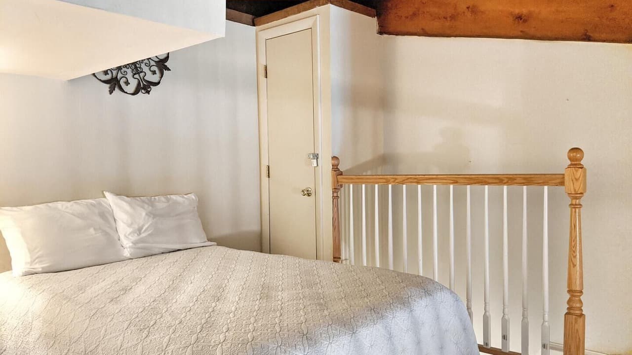 Loft Bedroom Queen Bed