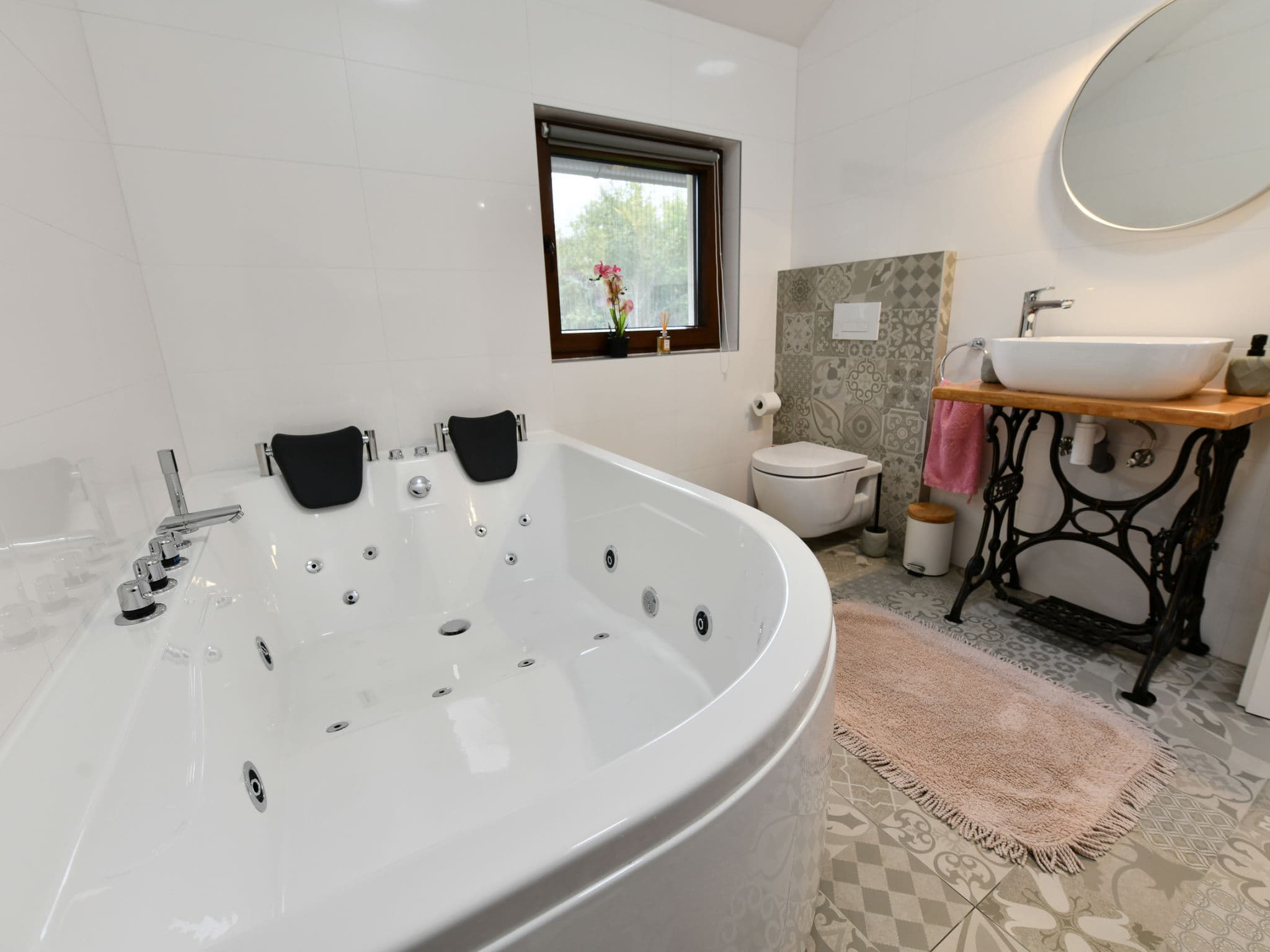 Bathroom / Wellness