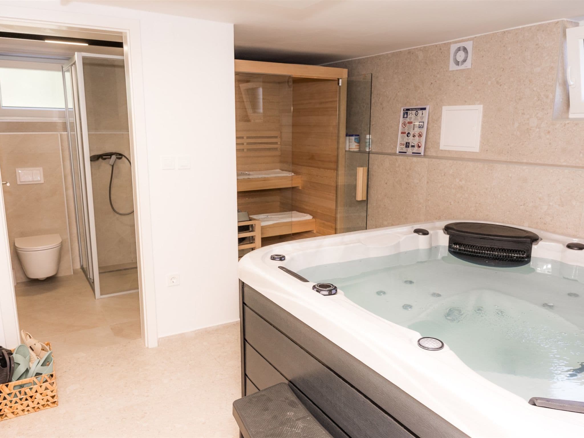 Bathroom / Wellness