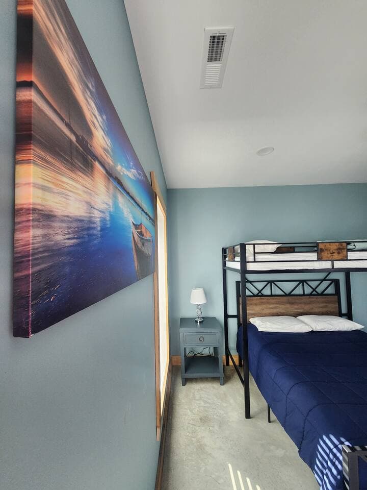 Bunk bed: Double/Twin 