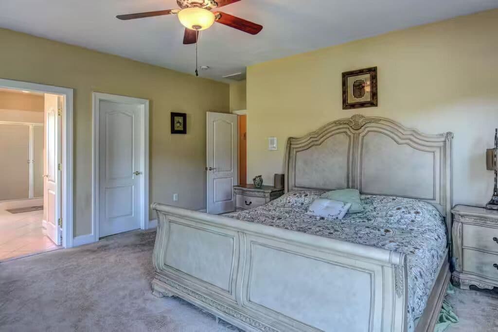 King Bedroom 