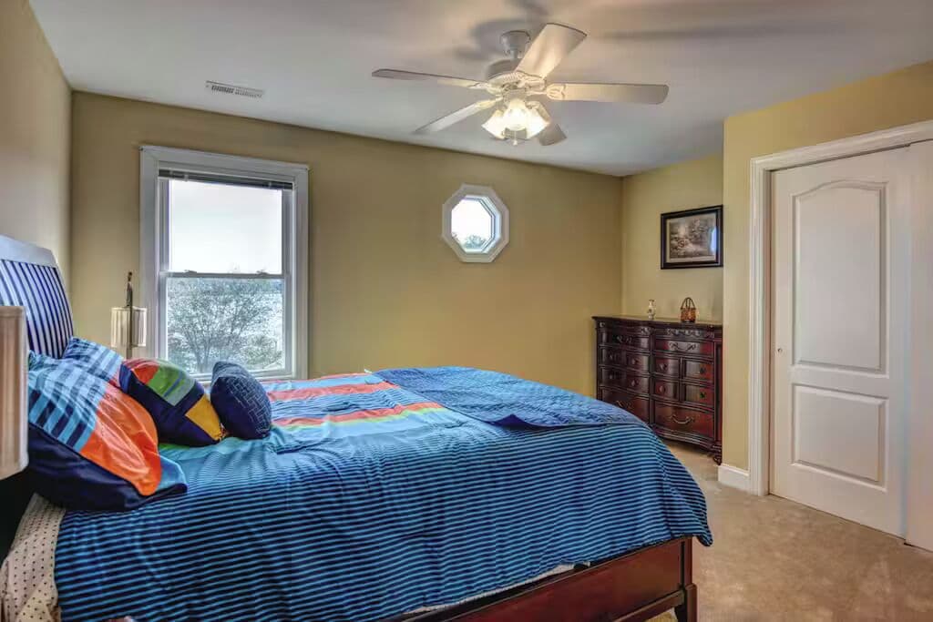 Queen Bedroom
