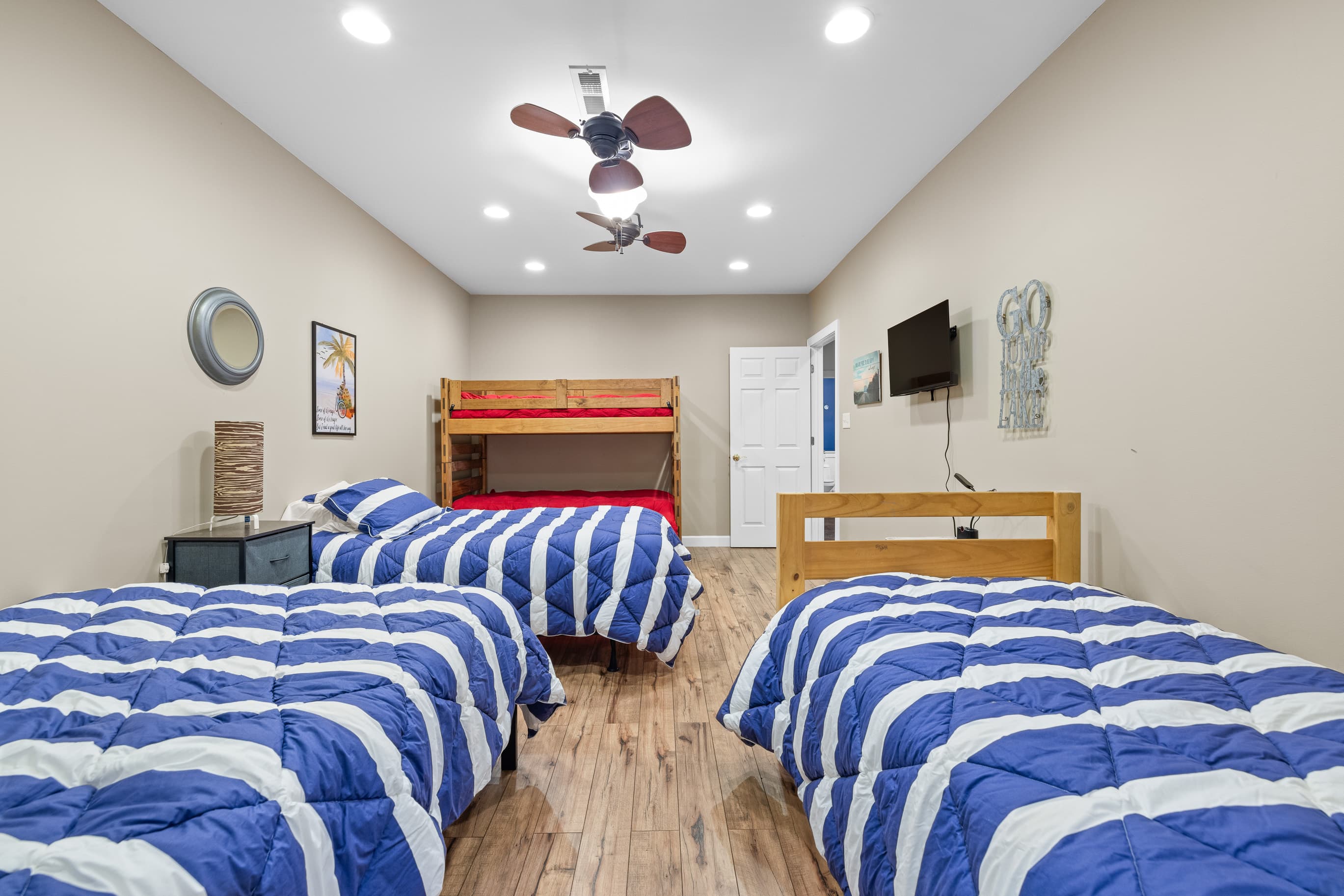 Bunk bed with 2 single beds, 1 Double bed, 2 additional single beds 