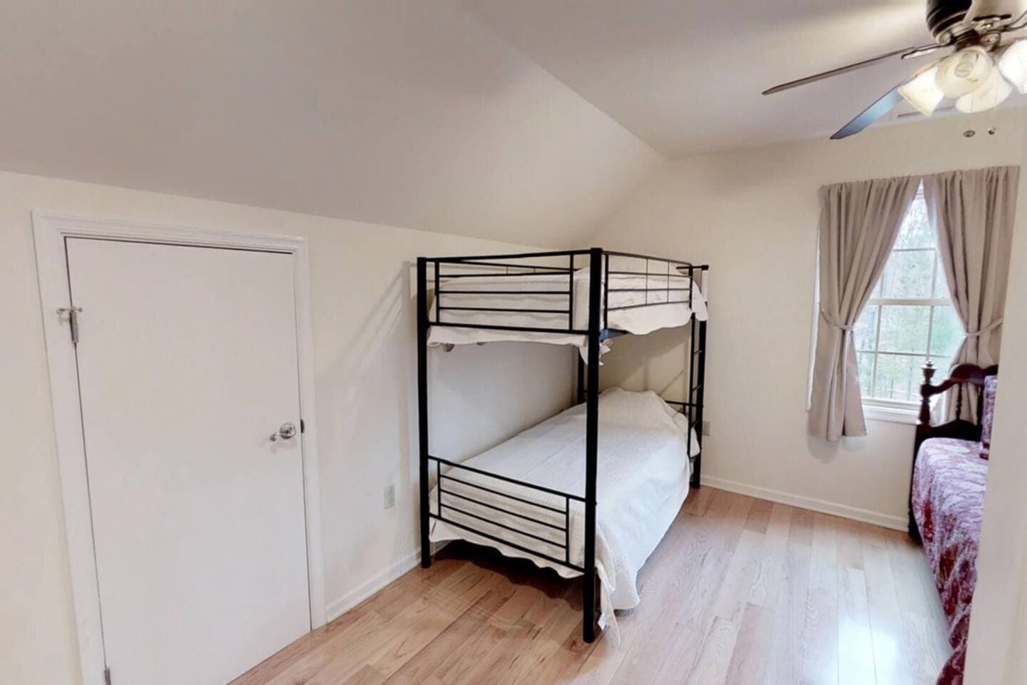 Gallery Image 13