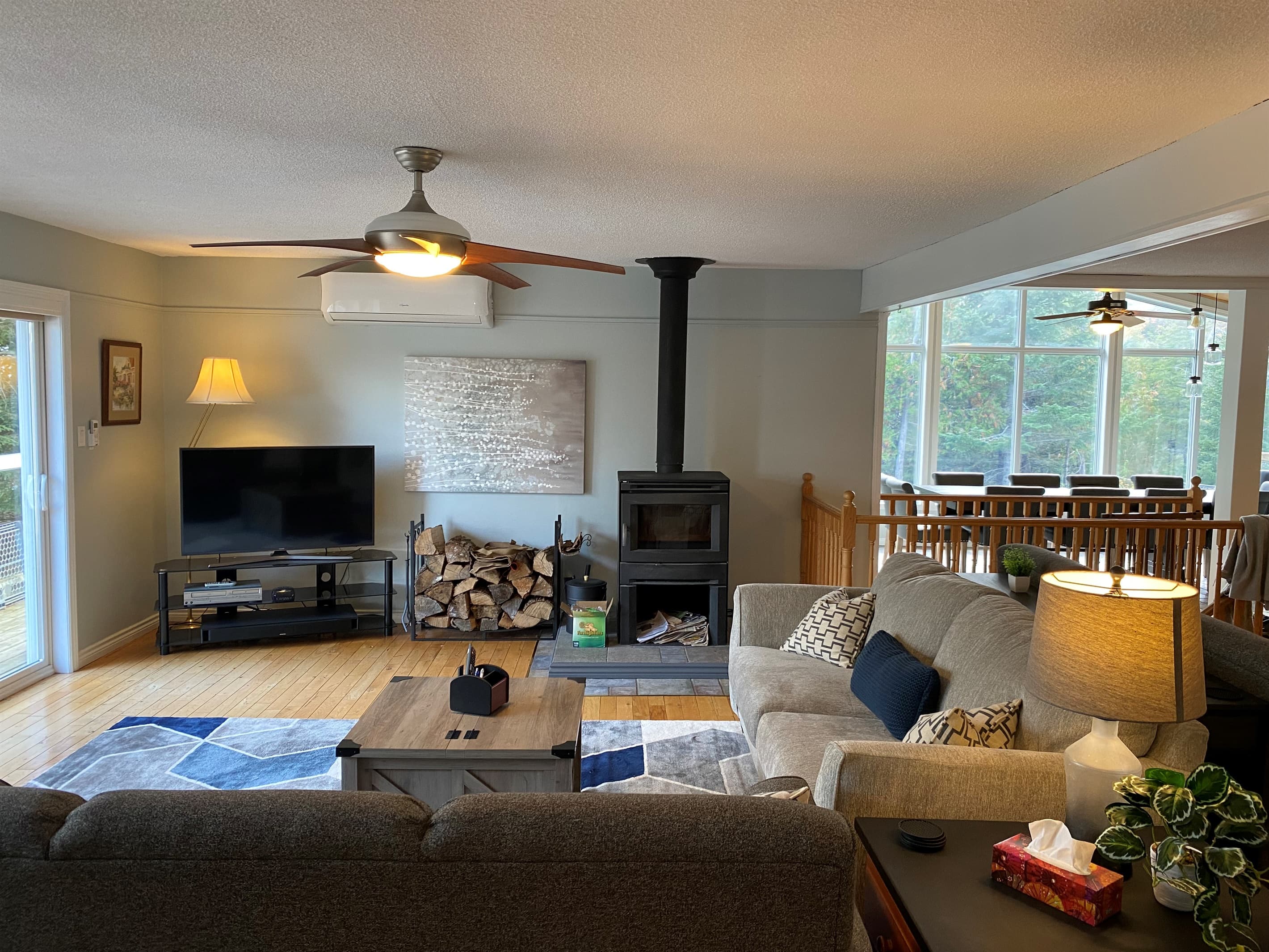 MAIN FLOOR LIVING ROOM