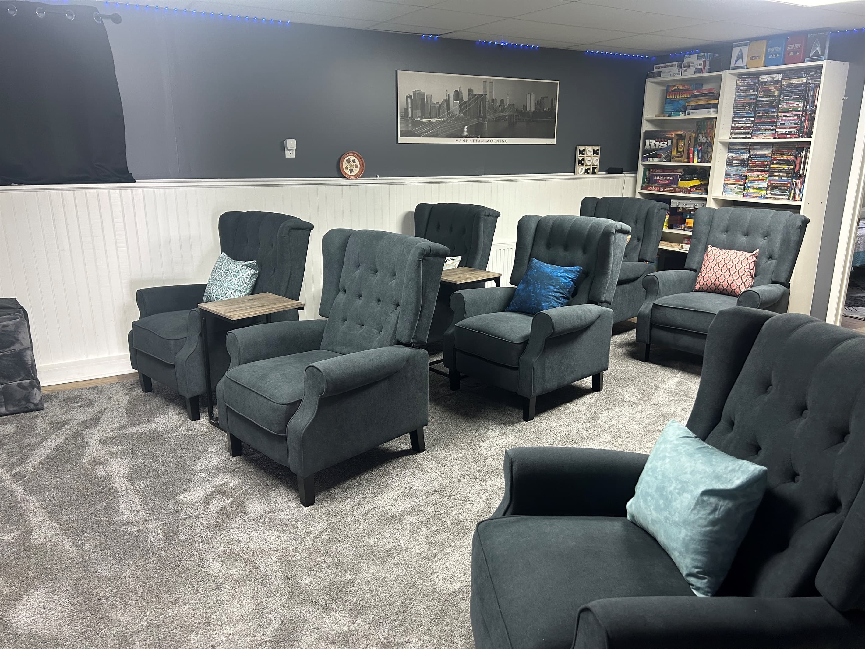 THEATRE ROOM
