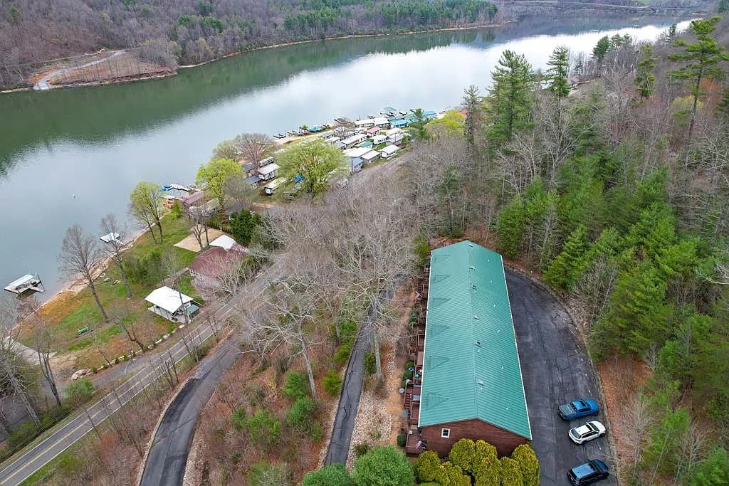 Ariel View w Lake