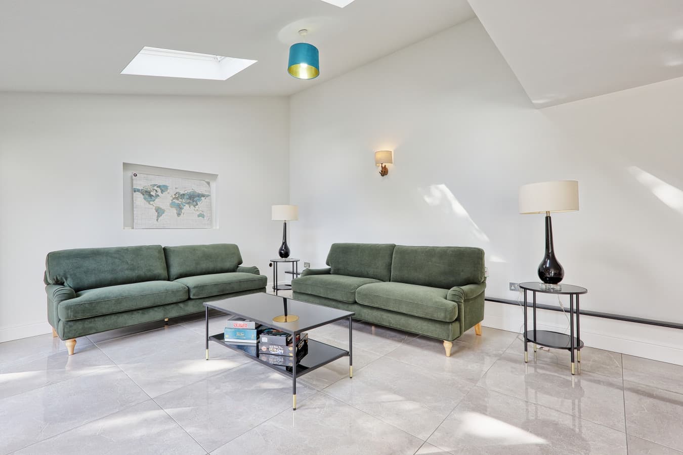 IMG_8214_5_6_easyHDR-interior3.jpg