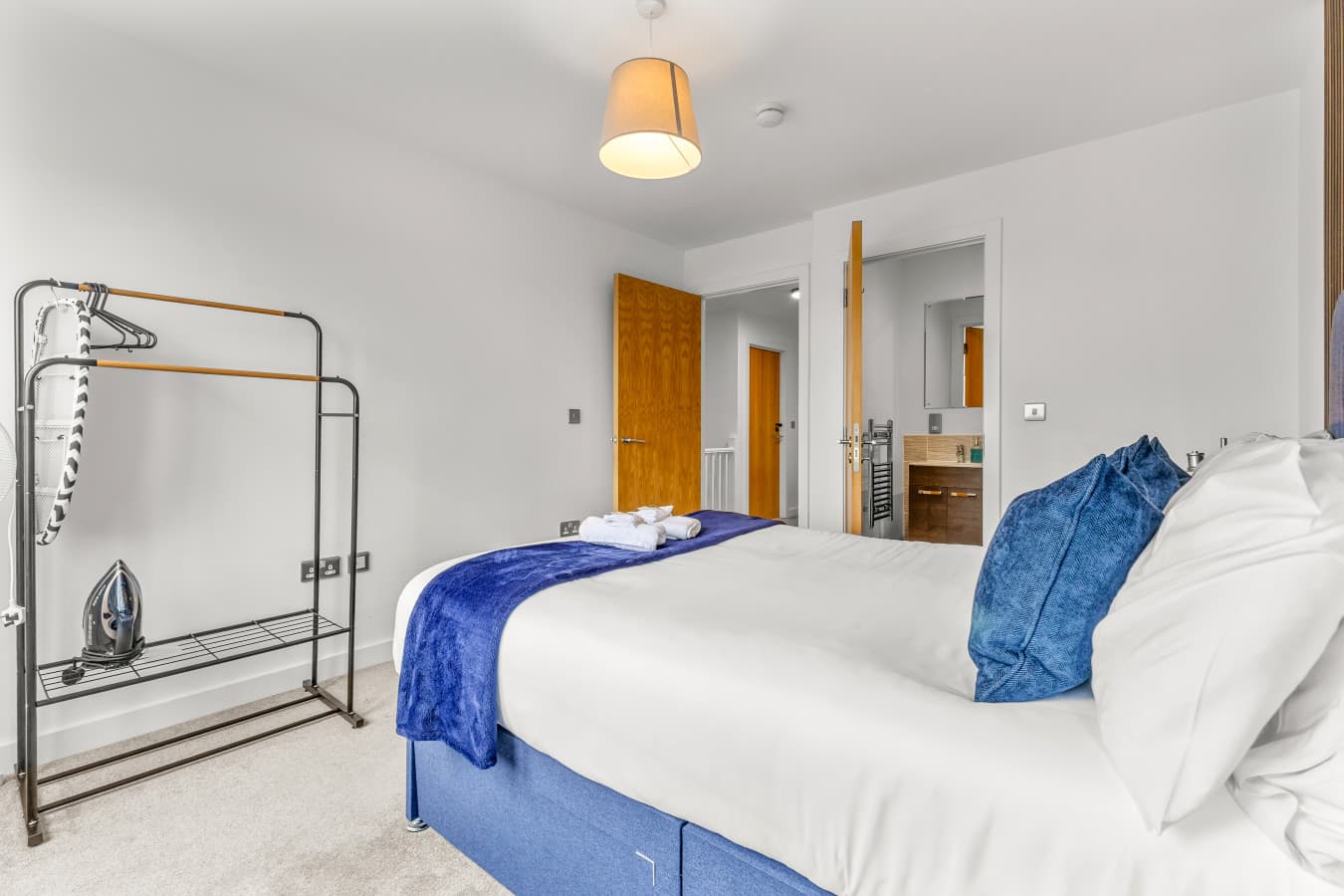 Apt 417 Middlewood Plaza -14.jpg