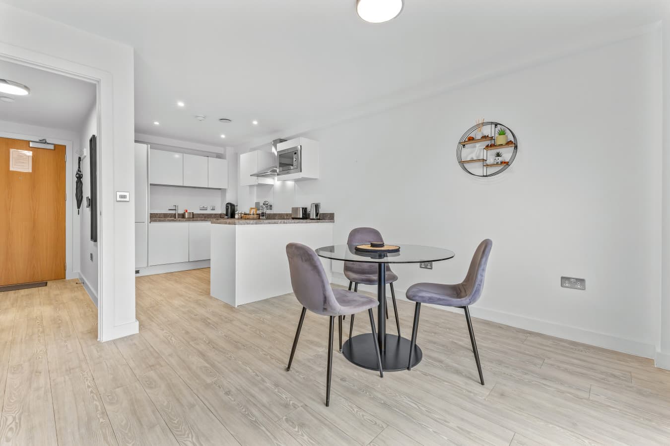 Apt 417 Middlewood Plaza -1.jpg