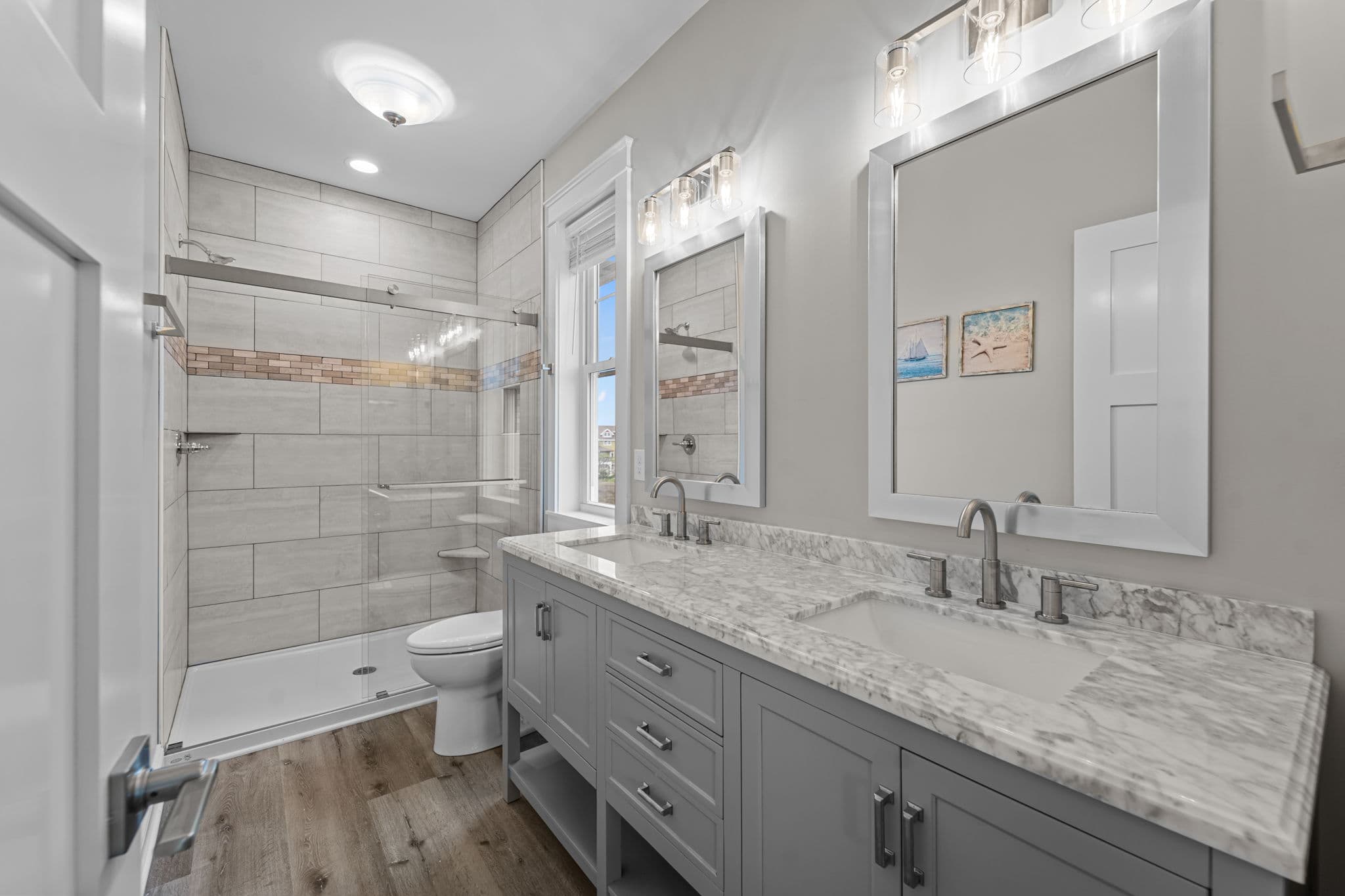 Dual Vanity Private Bath