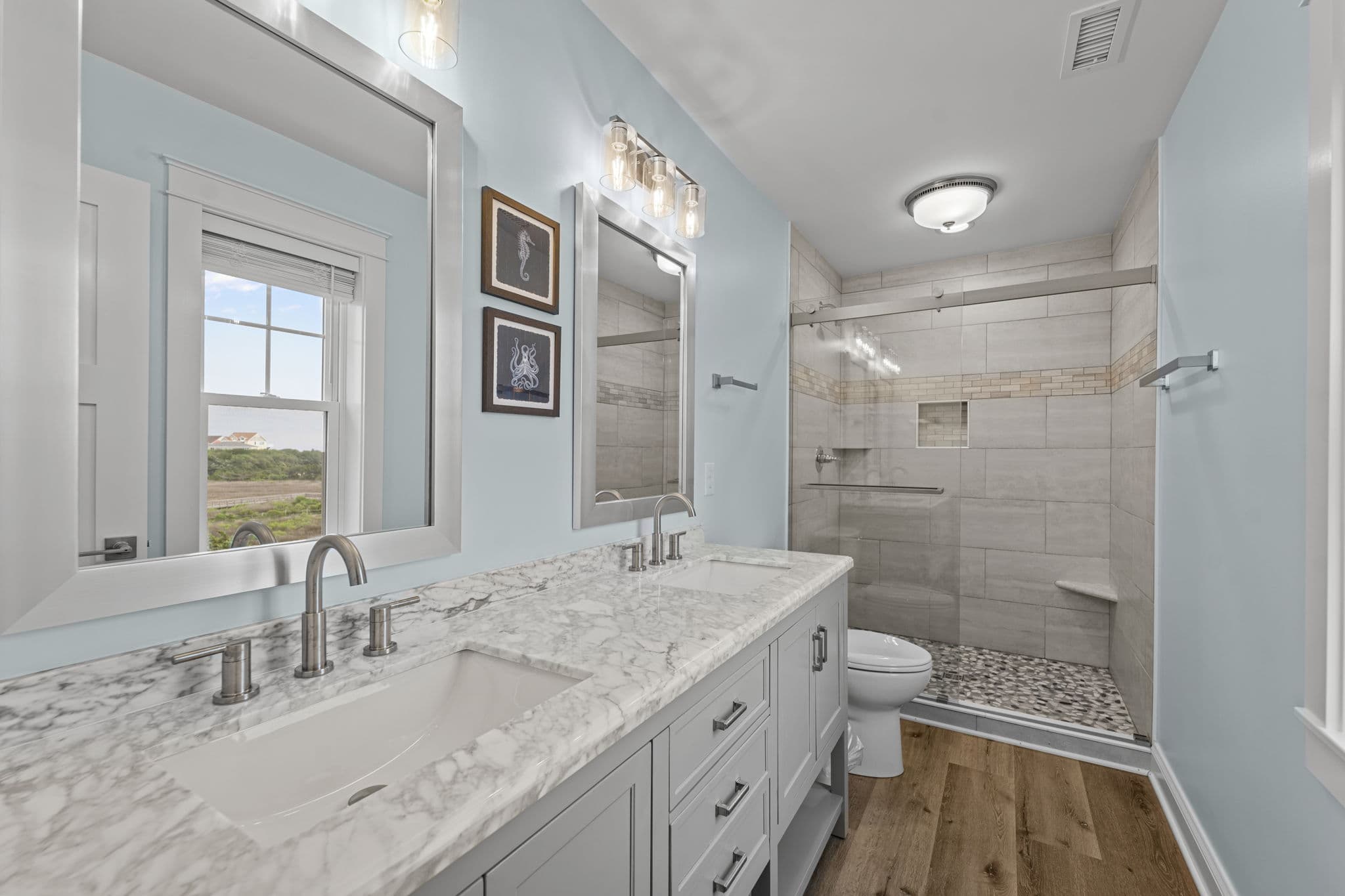 Dual Vanity Private Bath